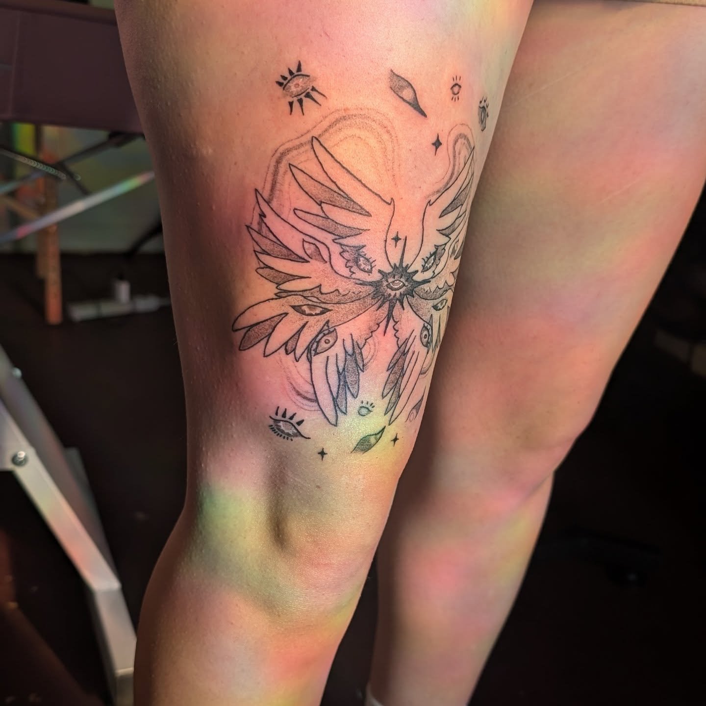 Be not afraid, it's just a little guy!
Loved getting to add a little more to my angel design with the guidance of what Sarah was looking for. I tend to be able to sit for pretty long but every time it's a thigh tattoo I get a little squirmy and they 