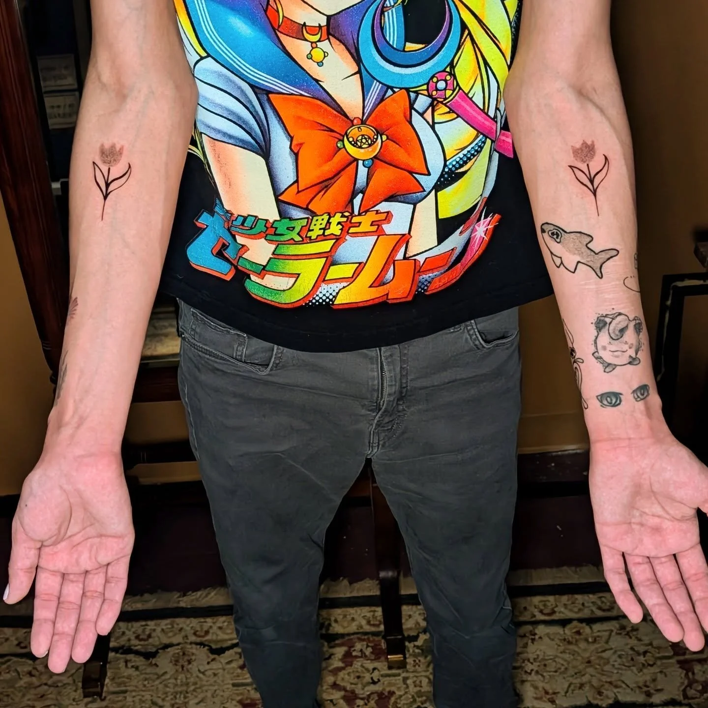 Some sweet little flower tattoos today and a look at that Friday the 13th shark and that ditto jigglypuff over a year healed up!
.
.
.
#flashtattoos #smallart