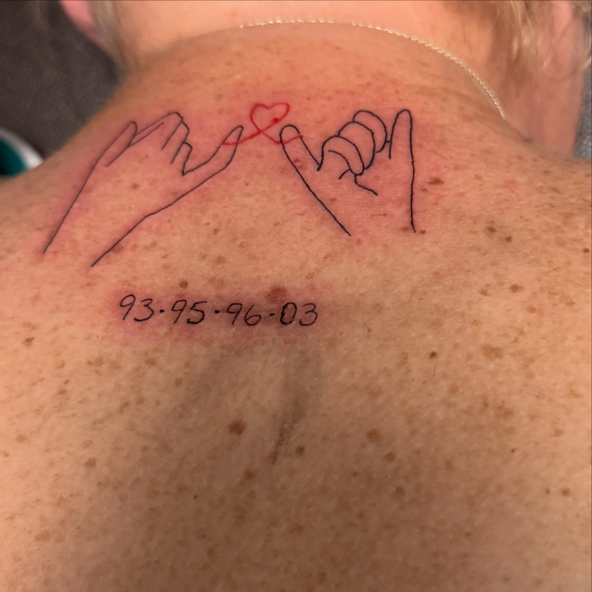 Two cute Fineline tattoos this morning on @kariedickerman and her daughter ❤️ thank you for coming to see me ❤️

#tattoos #tattoo #dfw #denton #tattooartist
