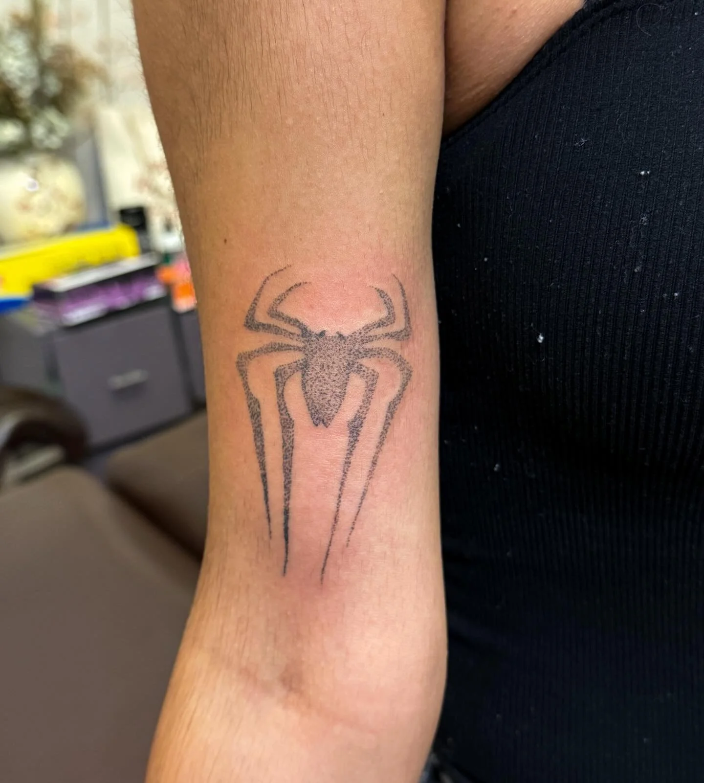 🕷️🧍&zwj;♂️

#babybeartattoos #guesttattooartist #dentontx #dentontattoos #queertattooartist
