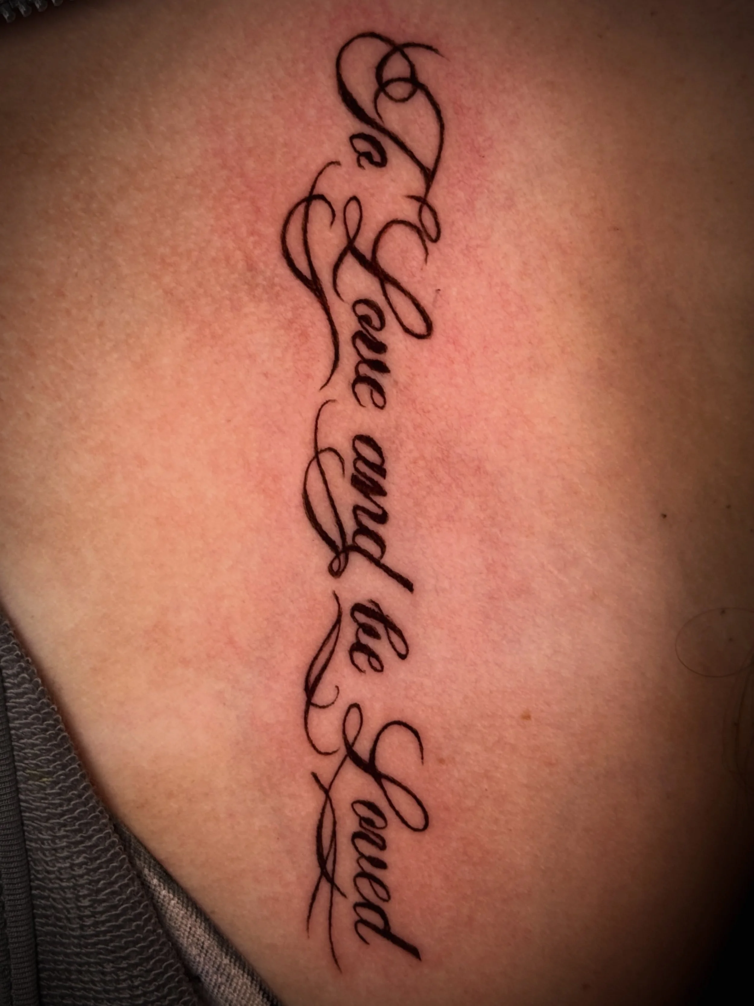 &ldquo;to  love  and  be  loved &rdquo;જ⁀➴ ♡
+ ➕the inspo pic 🤘
+ ➕a WIP tat of the legendary BoogStar whose script book &ldquo;The Name Game&rdquo; I referenced to make the design. :)

love script pls bring me more

#tattooapprentice #tattooartist 