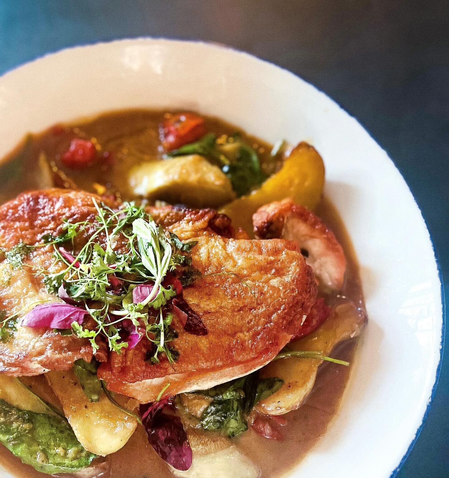 Winner winner NEW chicken dinner! 
🔸 Roasted Boneless Half Chicken 🔸 
Baby Artichokes, Cherry Tomatoes, Spinach, Fingerling Potatoes, Rosemary Pan Reduction.