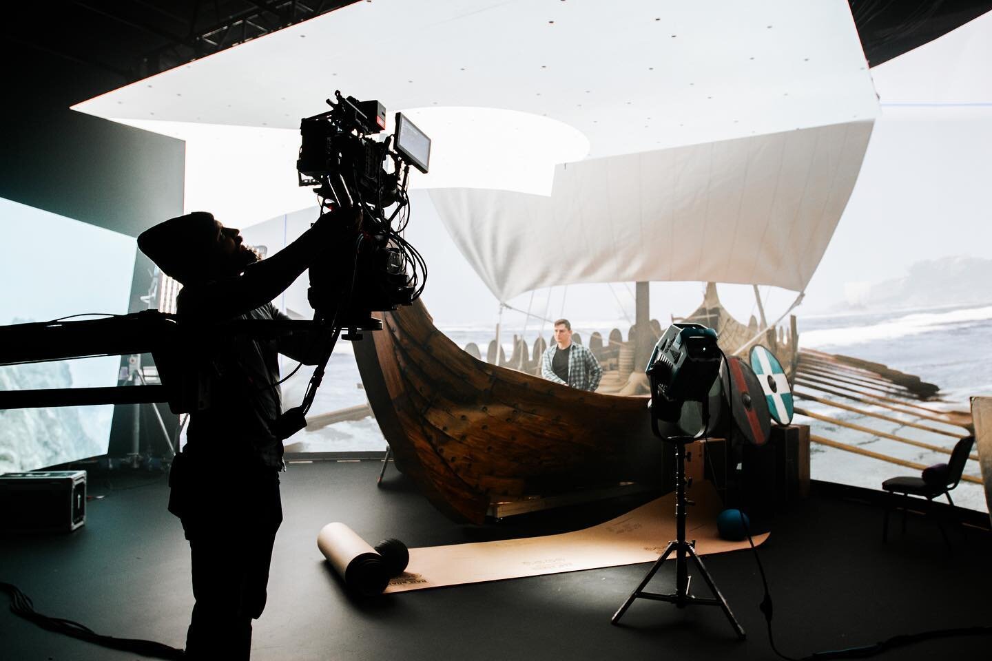 Where real and Unreal meet. #virtualproduction

Join us Thursday, March 2nd at our Open House and see the results of this epic scene. Details on bio! 

#unrealengine #ledvolume #ledwall #vikingship #cinematography #prelight #filmmaking #filmlife #beh