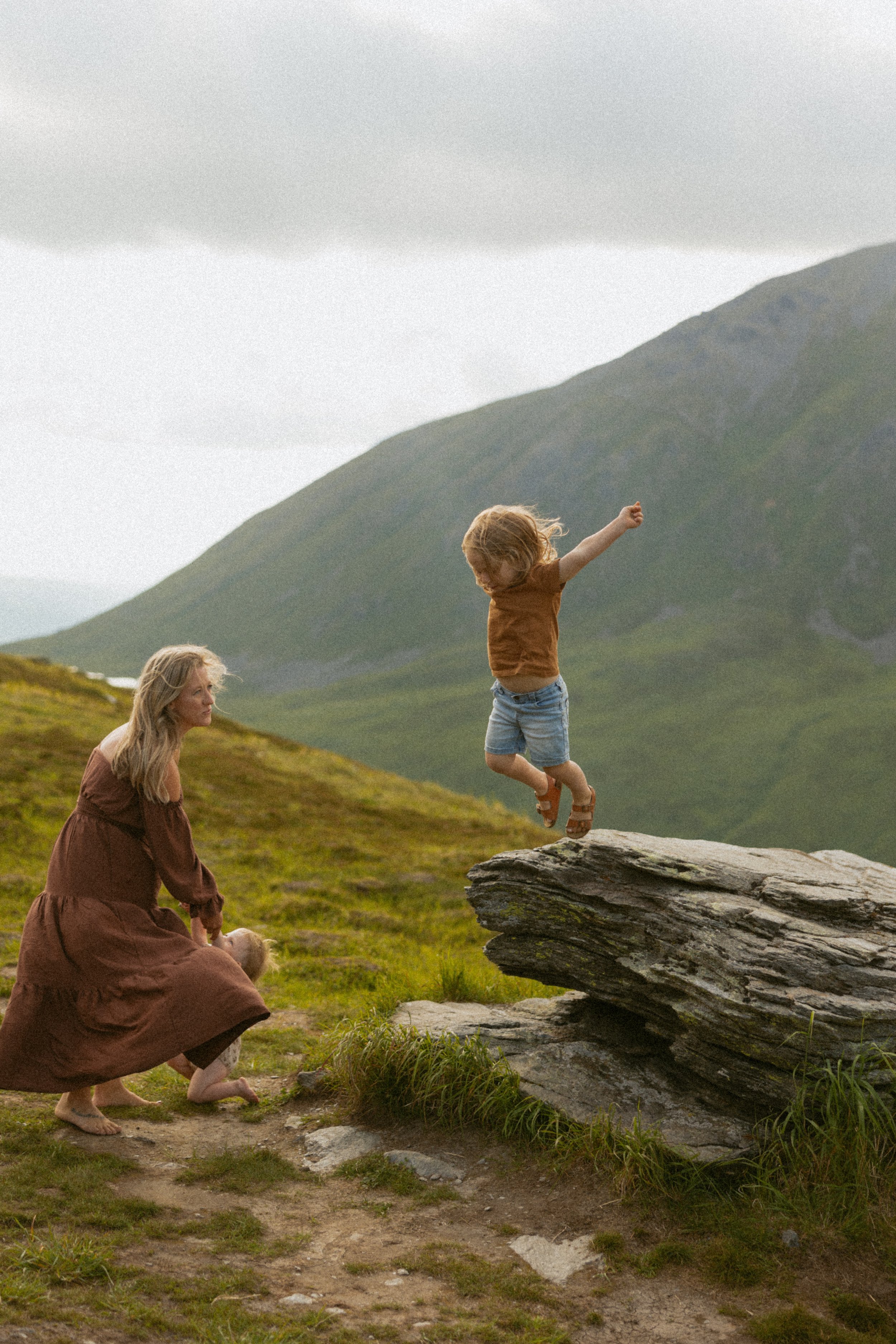 Adventurous Family Session at Hatcher Pass, Alaska — Claudia Menchaca ...