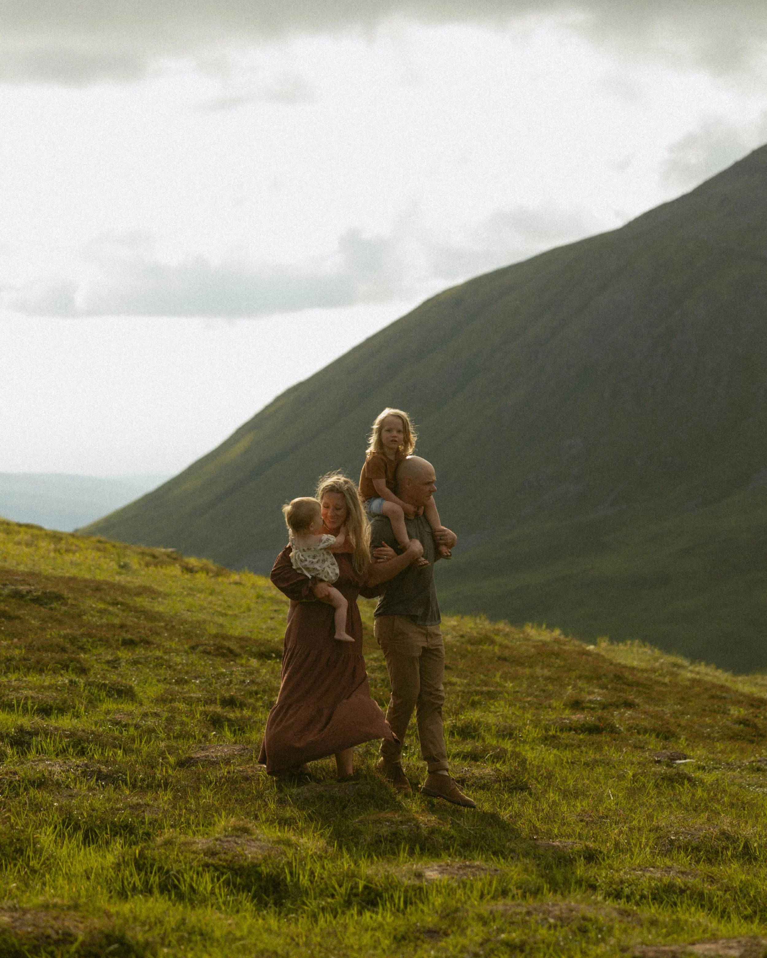 Adventurous Family Session at Hatcher Pass, Alaska — Claudia Menchaca ...