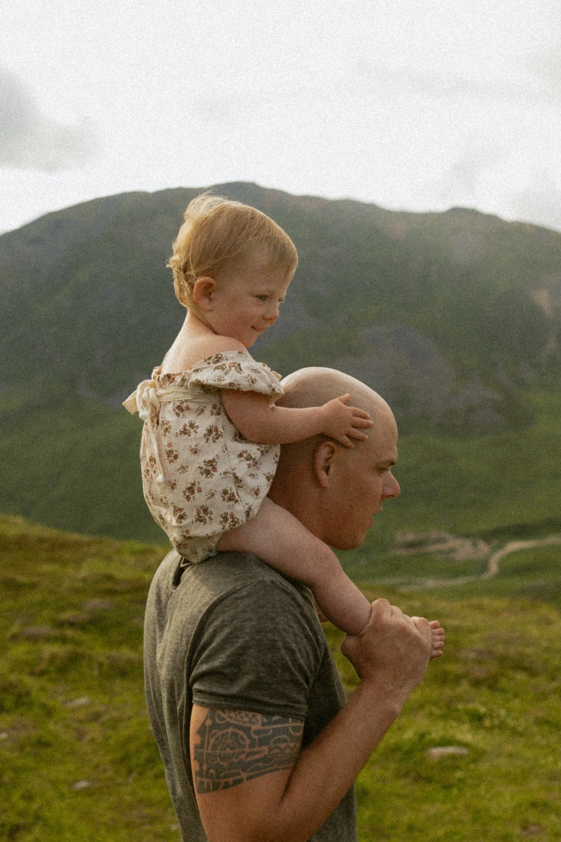 Adventurous Family Session at Hatcher Pass, Alaska — Claudia Menchaca ...
