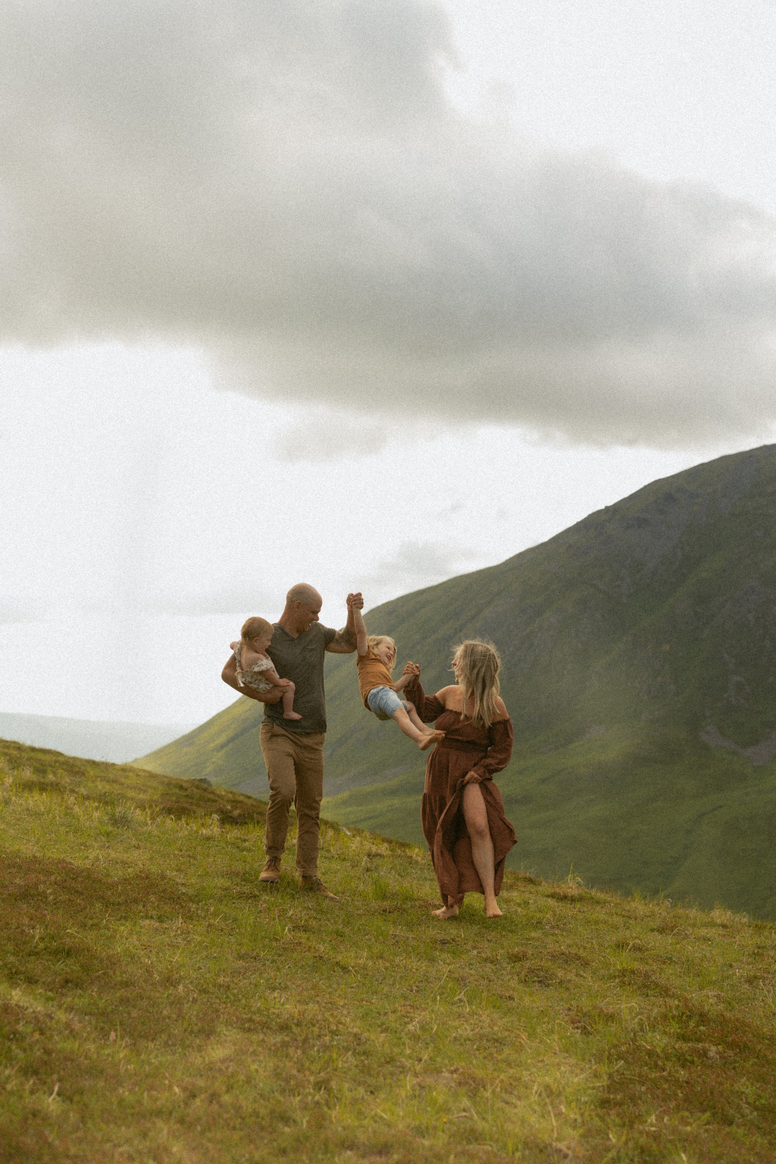 Adventurous Family Session at Hatcher Pass, Alaska — Claudia Menchaca ...
