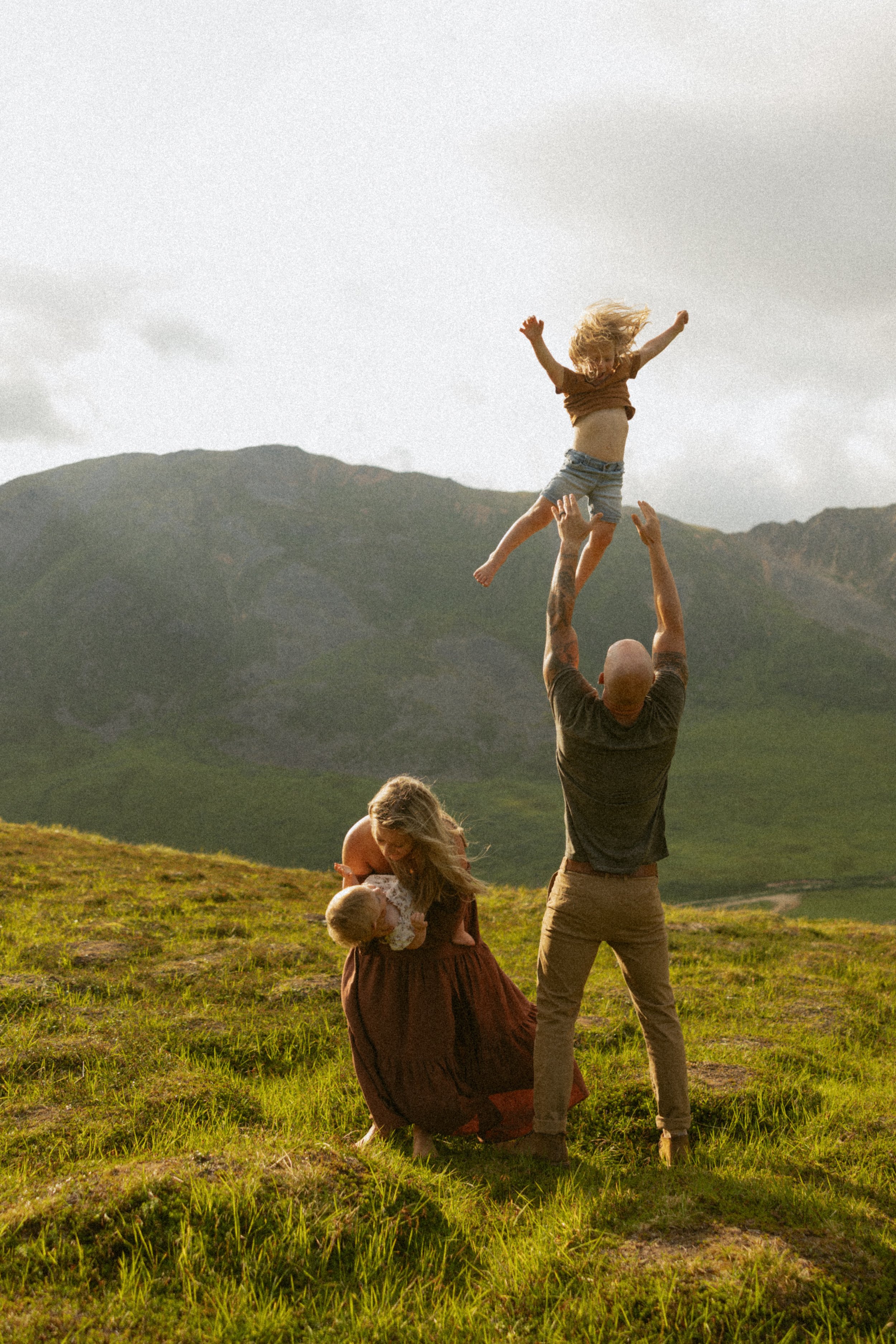 Adventurous Family Session at Hatcher Pass, Alaska — Claudia Menchaca ...
