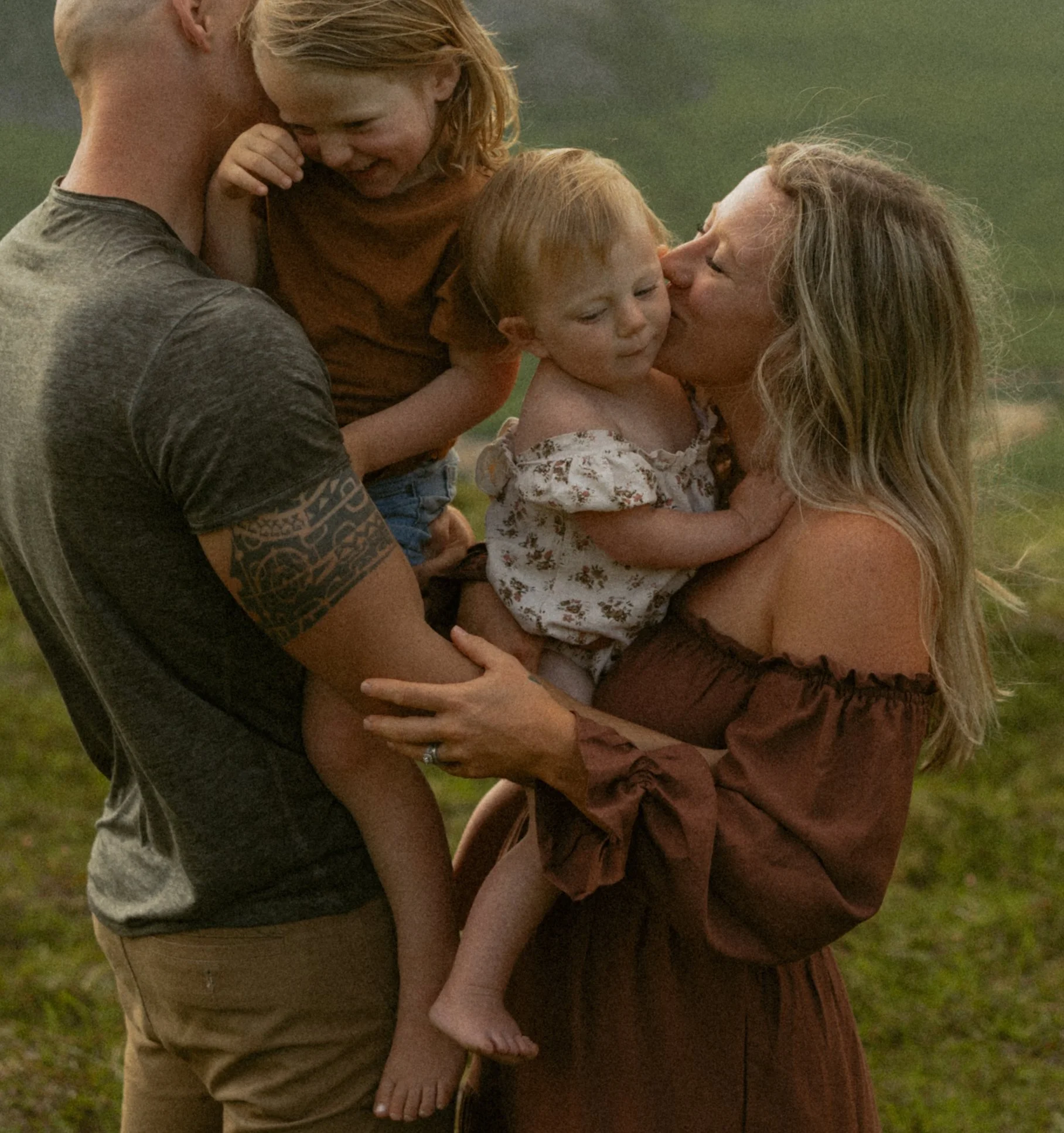 Adventurous Family Session at Hatcher Pass, Alaska — Claudia Menchaca ...