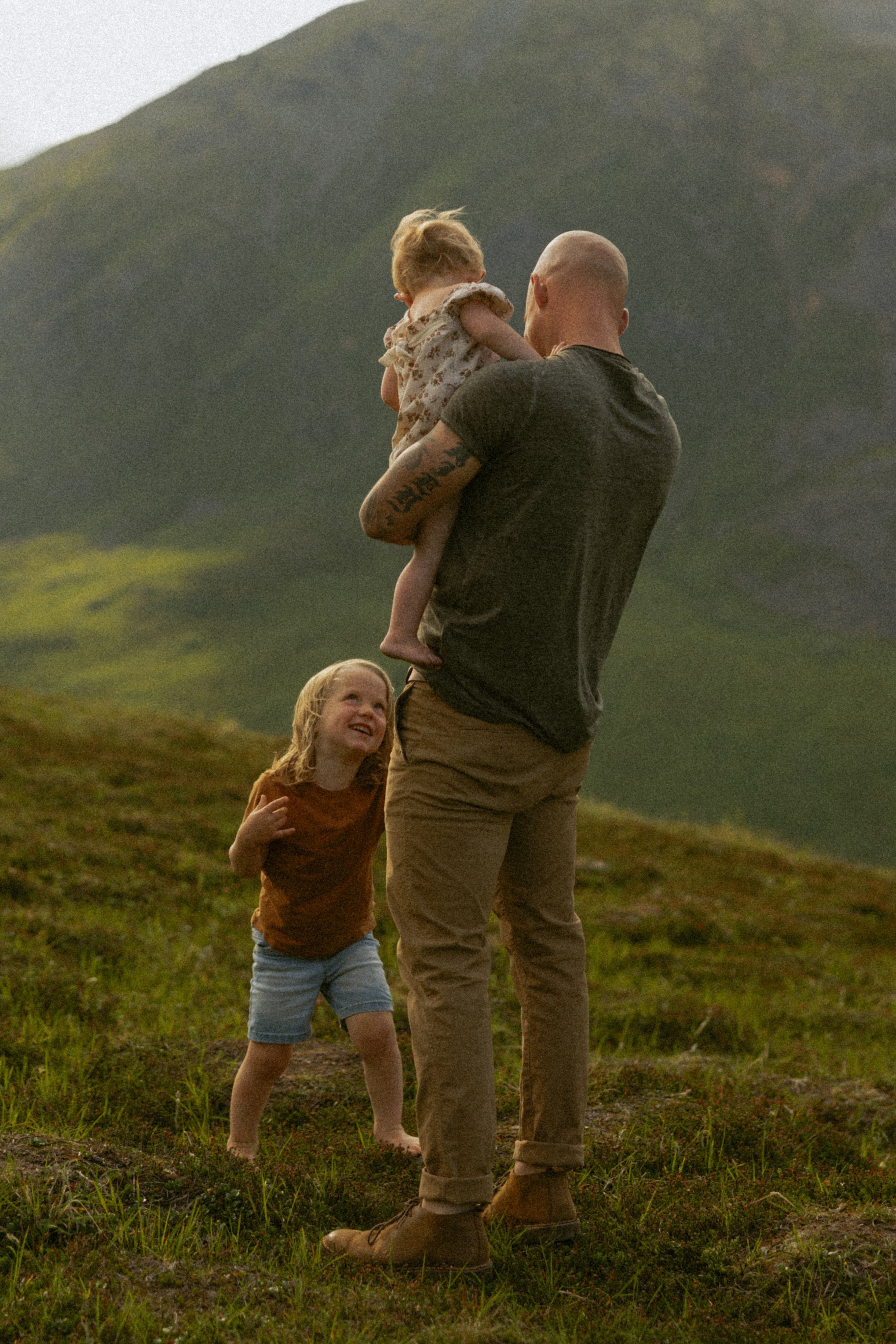 Adventurous Family Session at Hatcher Pass, Alaska — Claudia Menchaca ...