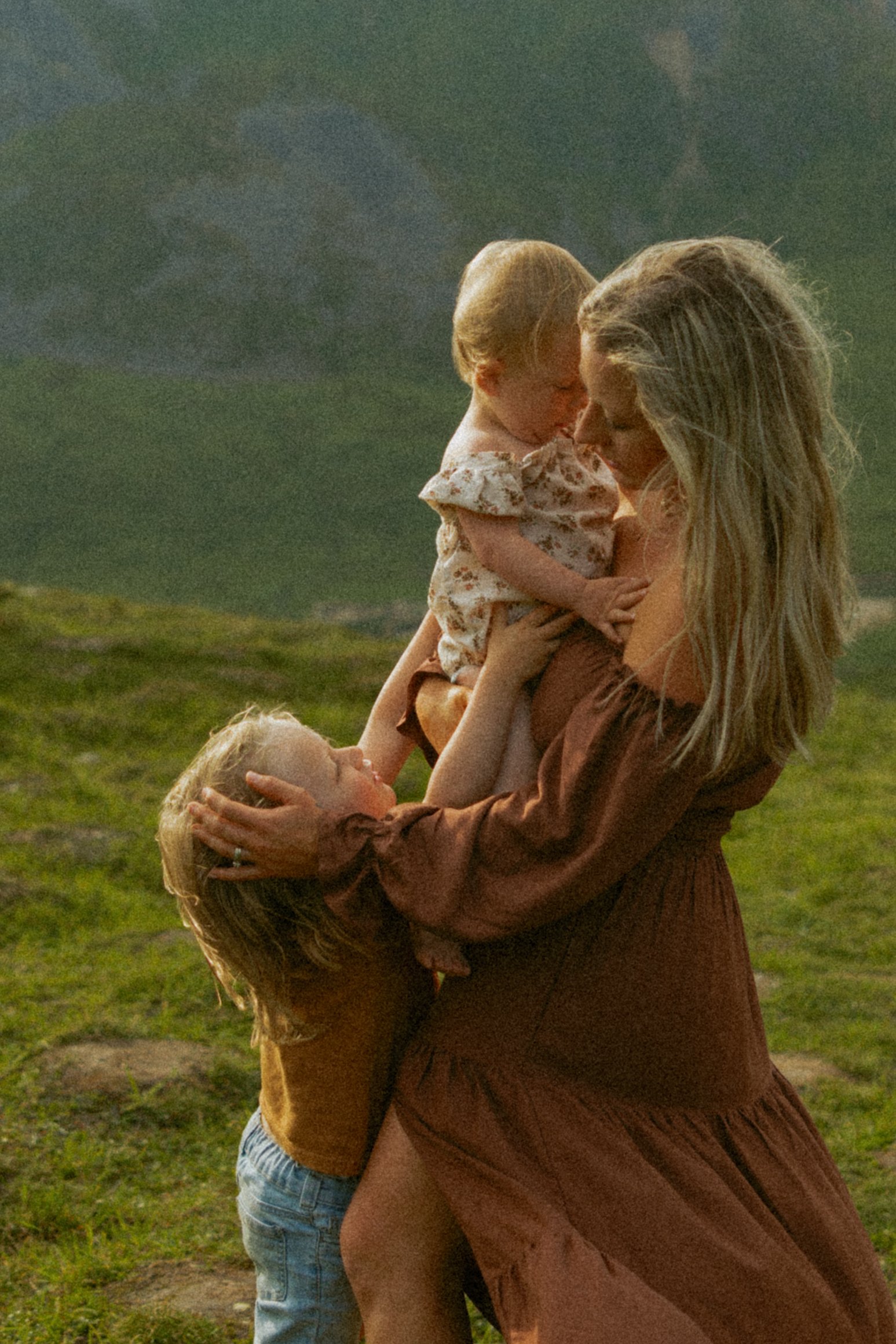 Adventurous Family Session at Hatcher Pass, Alaska — Claudia Menchaca ...