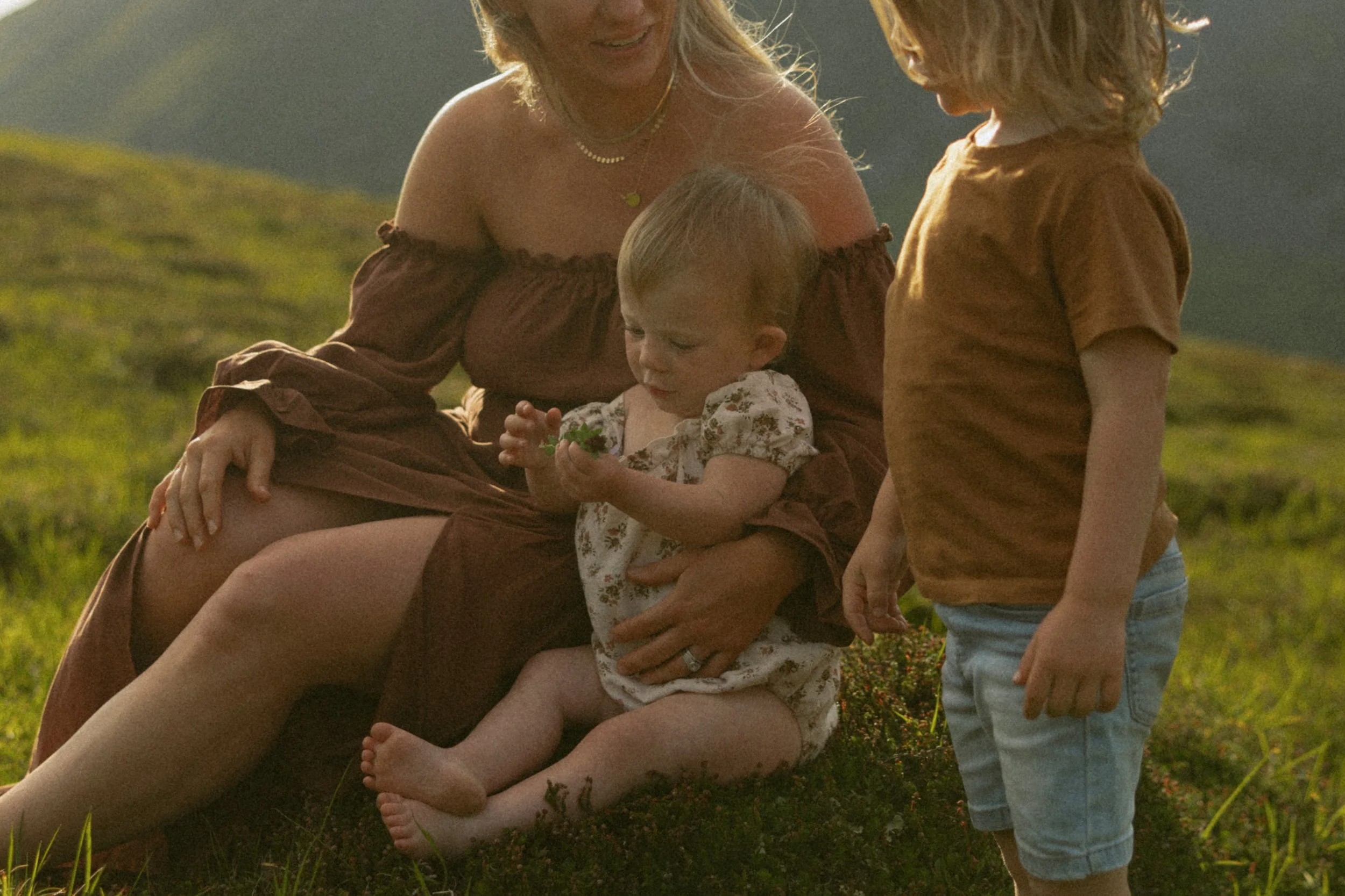 Adventurous Family Session at Hatcher Pass, Alaska — Claudia Menchaca ...