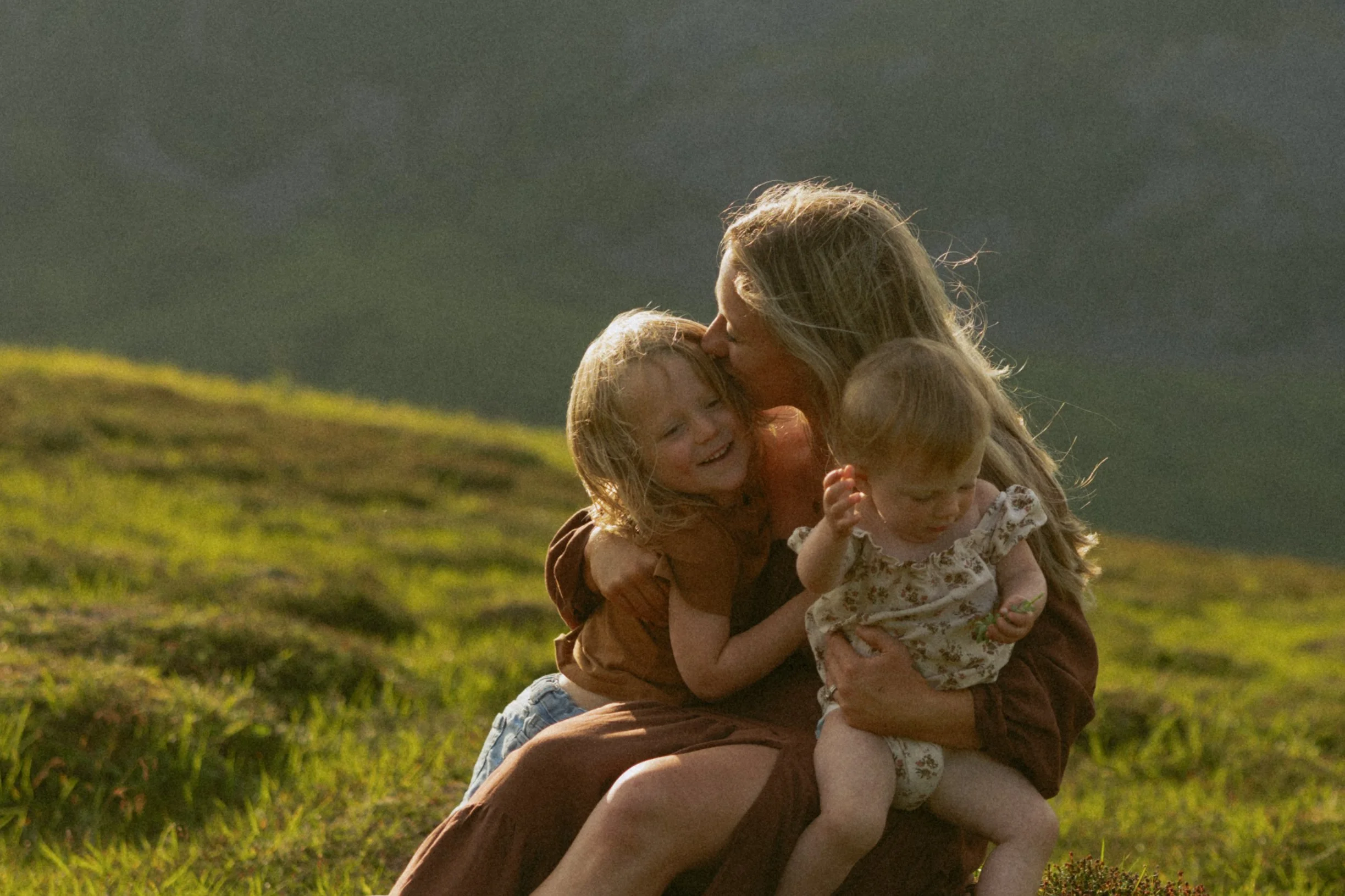 Adventurous Family Session at Hatcher Pass, Alaska — Claudia Menchaca ...