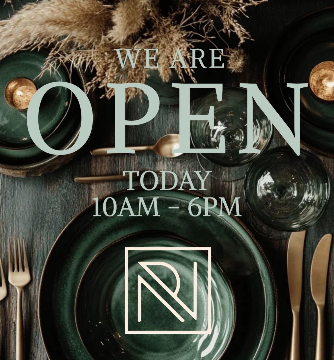 𝐻𝒶𝓅𝓅𝓎 𝒯𝒽𝒶𝓃𝓀𝓈𝑔𝒾𝓋𝒾𝓃𝑔 𝐸𝓋𝑒! 🦃 

We&rsquo;re OPEN today from 10AM&ndash;6PM and it&rsquo;s already a busy one at ReNew &mdash; getting everyone glowing and ready before the holiday! If you need last-minute skincare, a Colorescience co