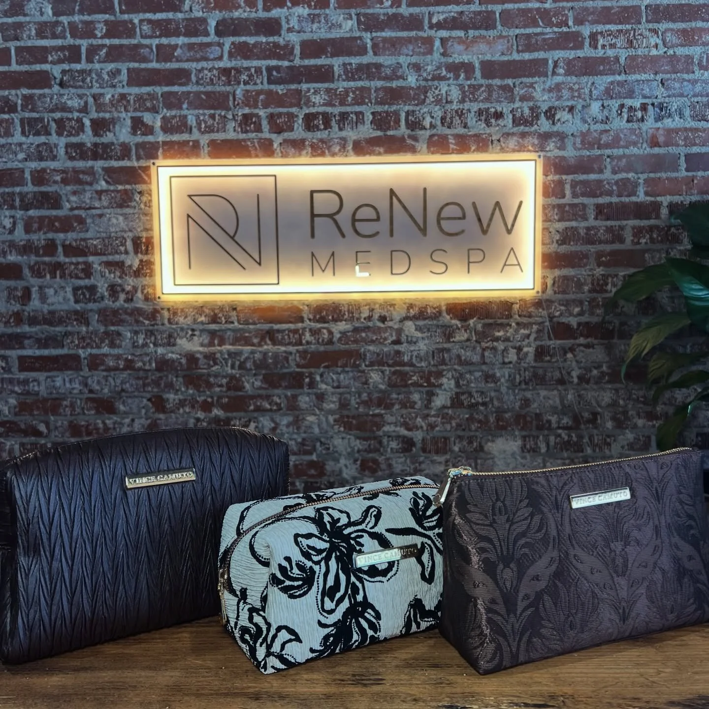 Quick pick up. Luxury handled. 🤍

Our Vince Camuto designer bags are ready and waiting under the ReNew sign. Each $100 bag is filled with some of our favorite hand-selected products &mdash; beautifully packaged and ready to go.

Add one to a facial.