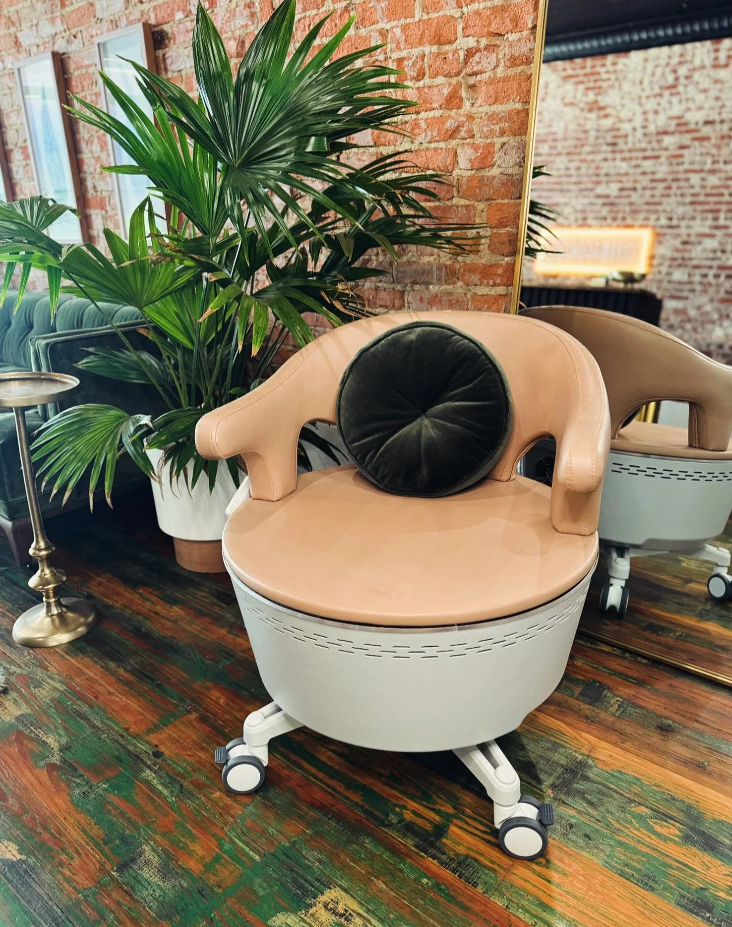 This Week at ReNew MedSpa | Downtown Vidalia&hellip;

All week long we are highlighting one of the most talked-about wellness treatments in our office &mdash; our Pelvic Floor Chair.

This treatment is designed to strengthen and retrain the pelvic fl