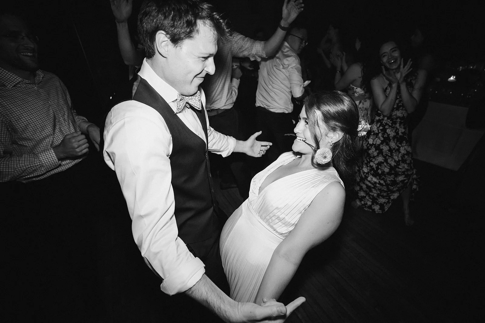 DaisyJoshWeddingDancing-417_websize.jpg