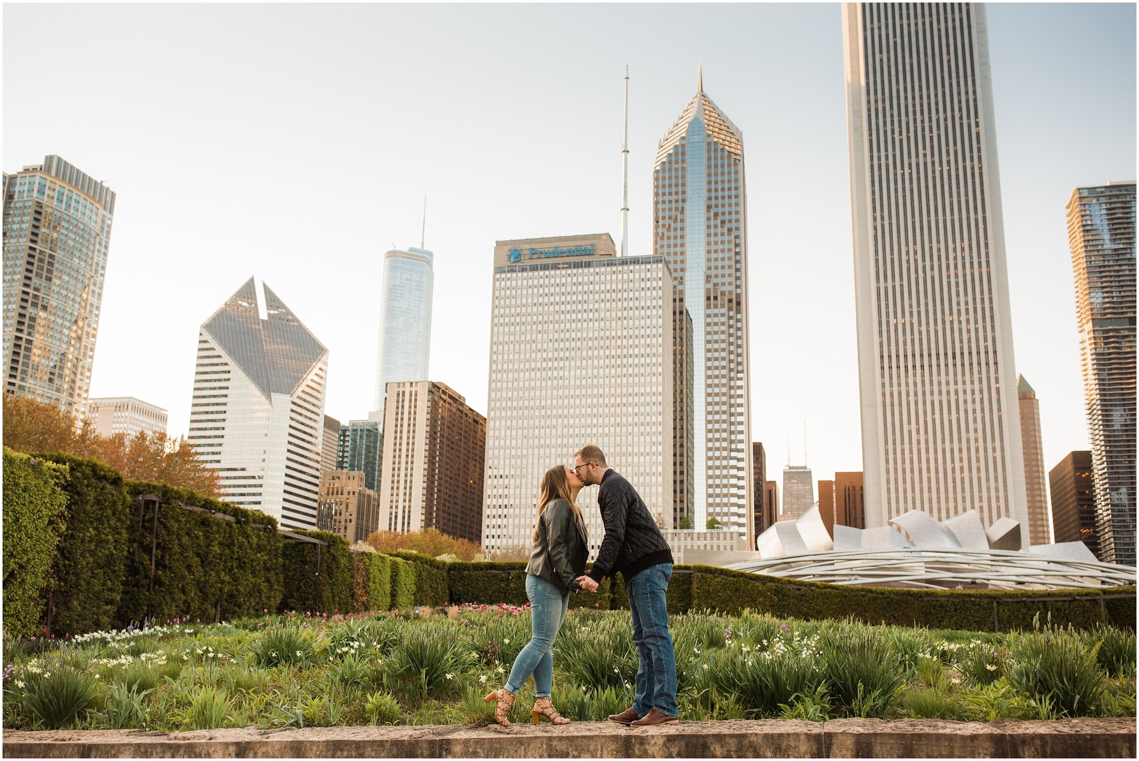 downtown-chicago-engagement-photos_024.JPG