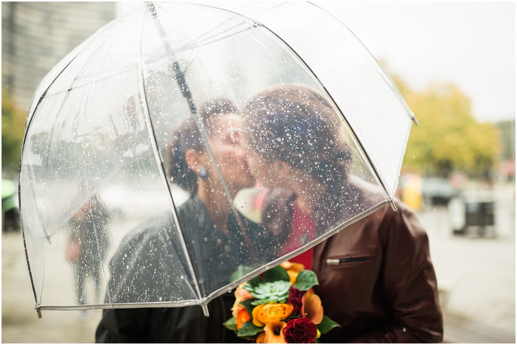 Rainy-Chicago-LGBTQ-Wedding_0020.jpg