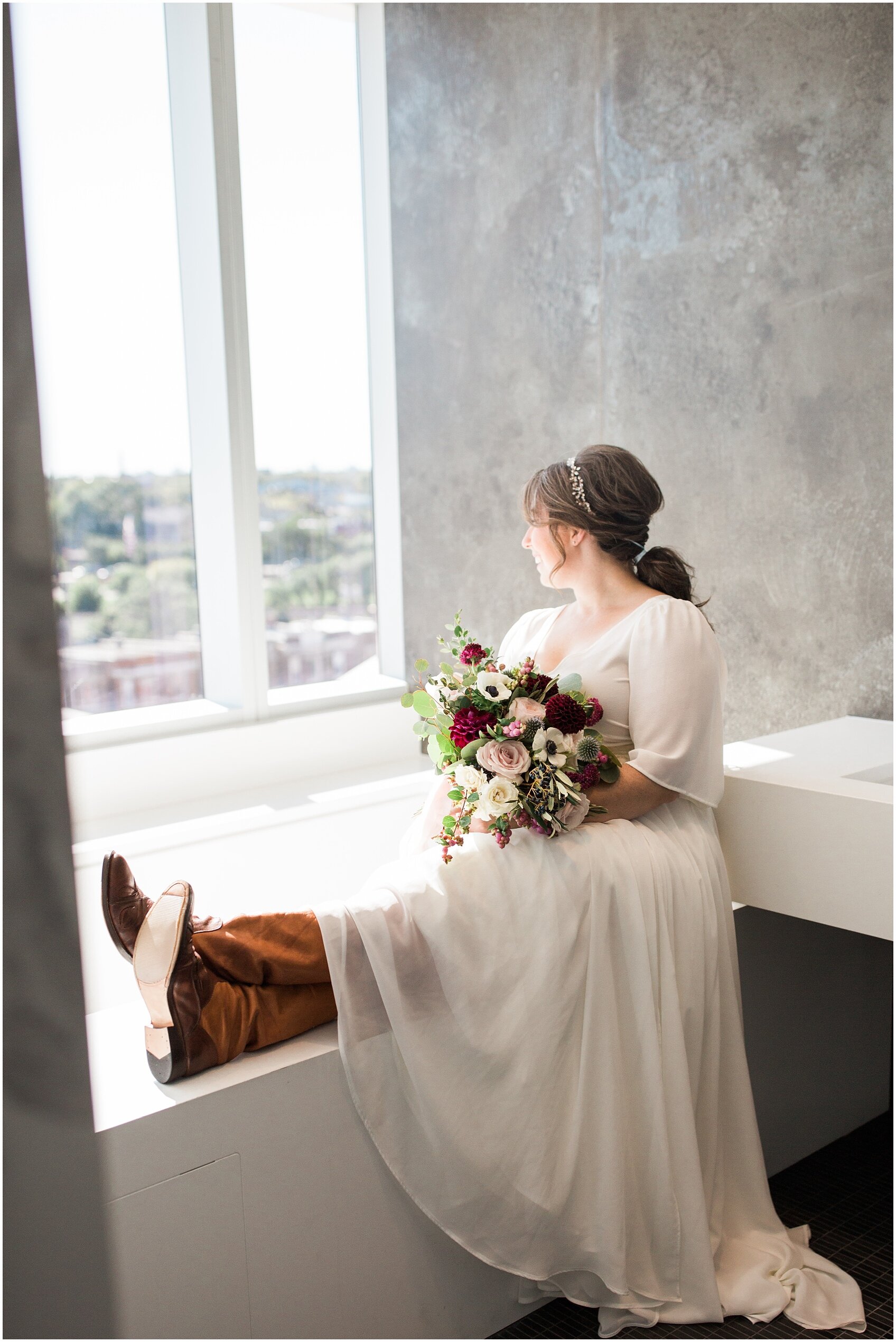 0025_bride-getting-ready-bathtub.JPG