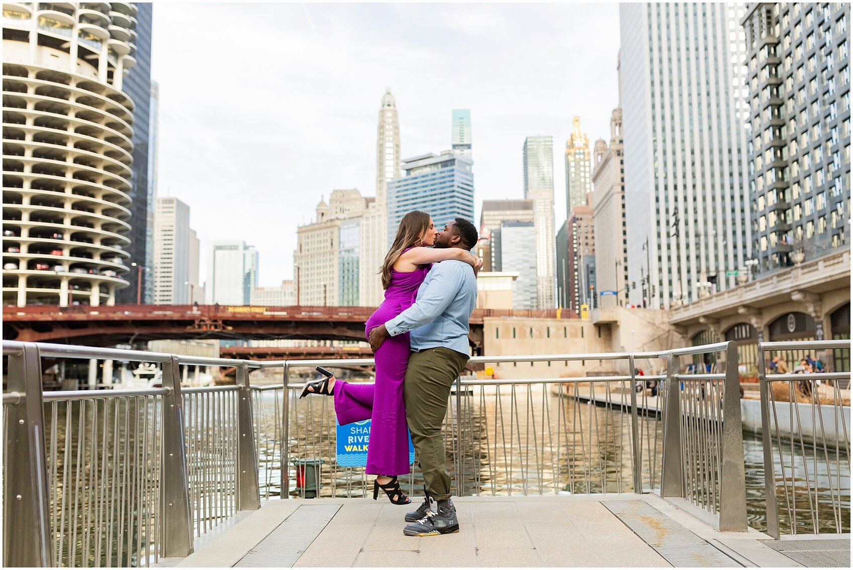 ChicagoRiverwalkEngagementSession_0016.JPG