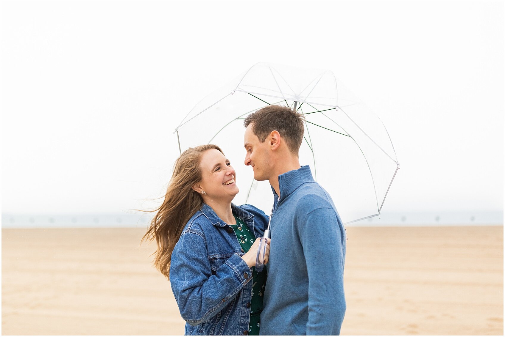 RainyDayEngagementSessioninChicago_0008.JPG