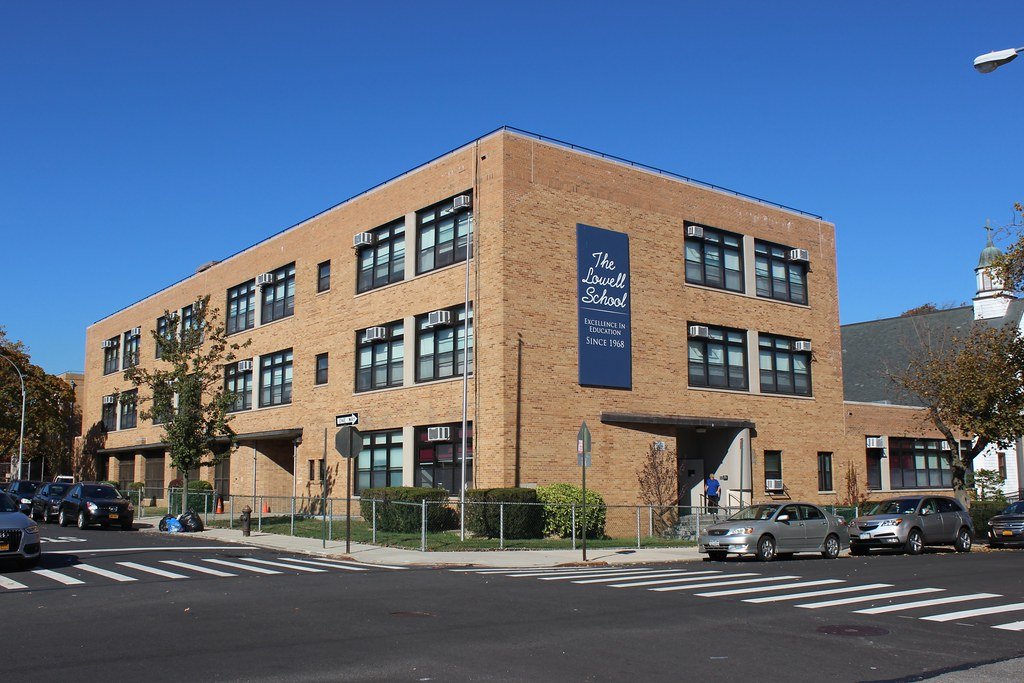 THE LOWELL SCHOOL