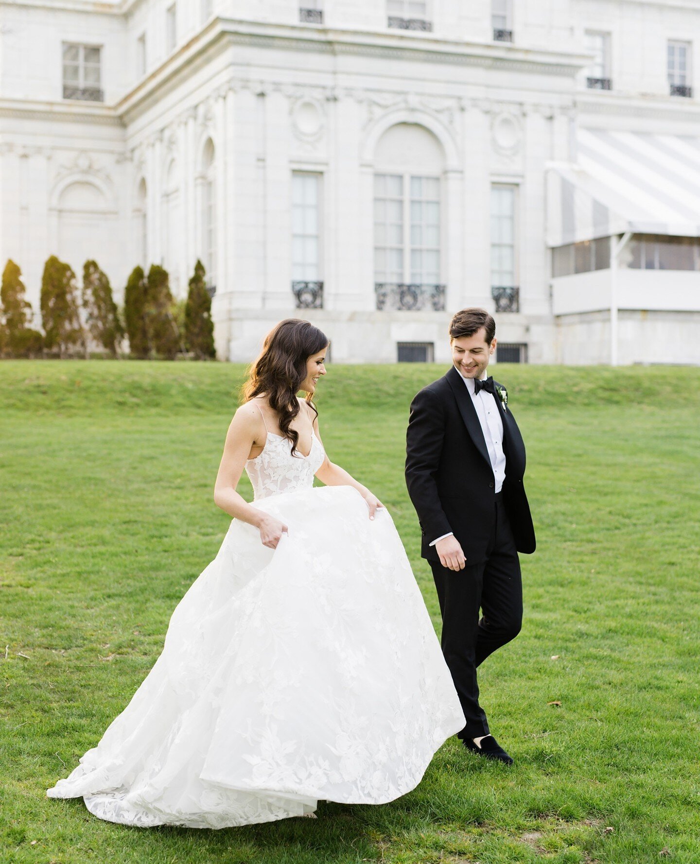 Wedding at Rosecliff Mansion RI⁠
⁠
Photo: @by_matthew of @clybymatthew || Dress: @moniquelhuillier @moniquelhuillierbride || Shoes: @stuartweitzman || Venue: Rosecliff Mansion @newport_mansions || Groom&rsquo;s attire: @ralphlauren || Flower: @castle