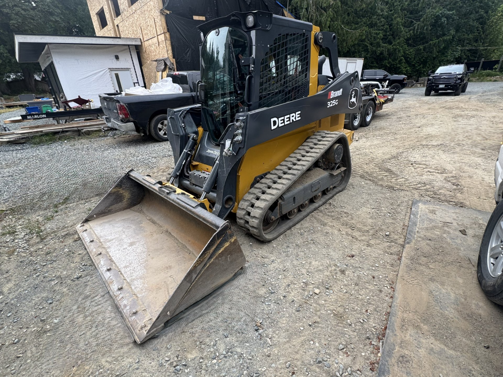 2023-john-deere-325g-1.jpg