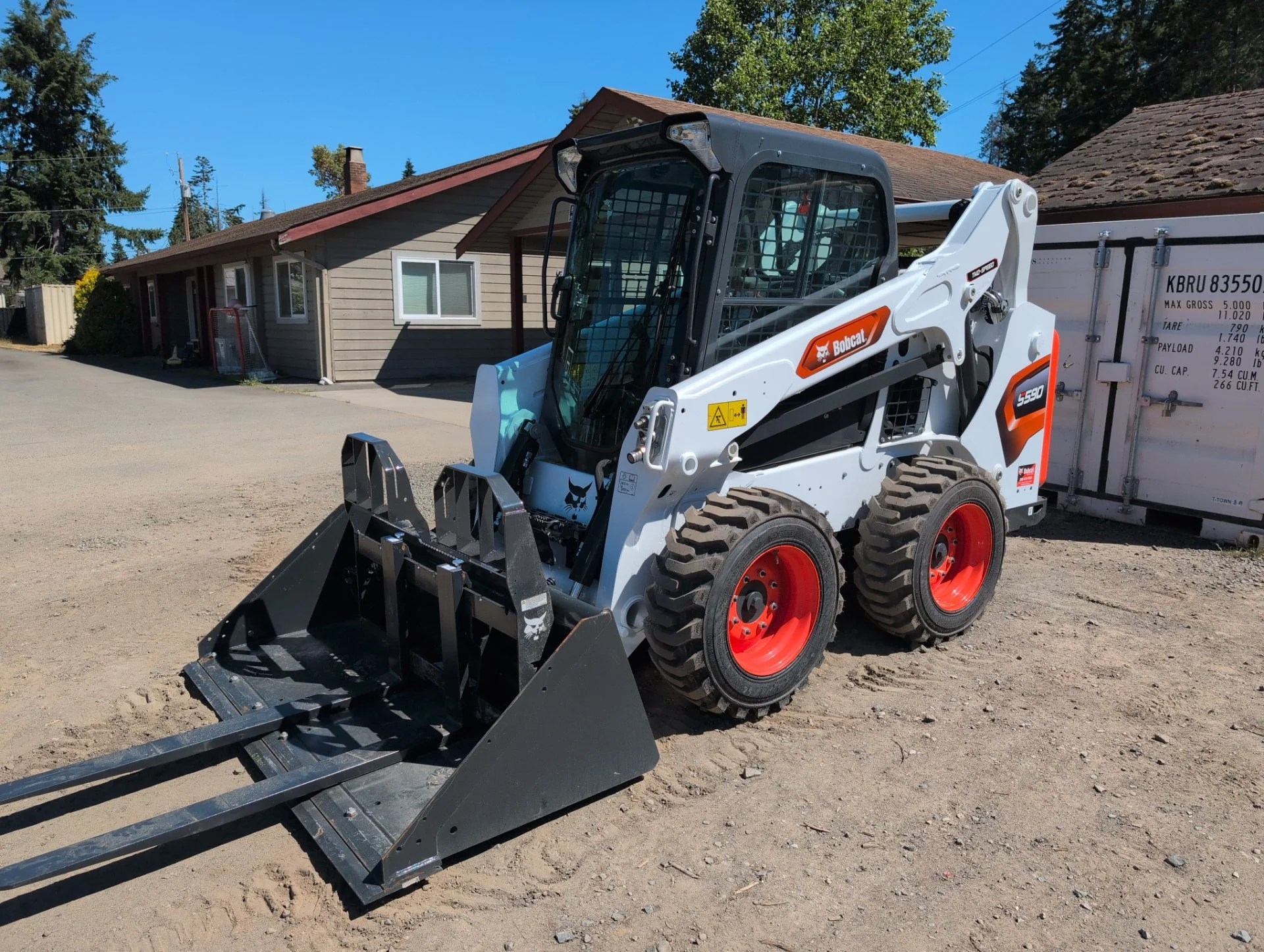 10. 2025 Bobcat S590 - Wheeled.jpg