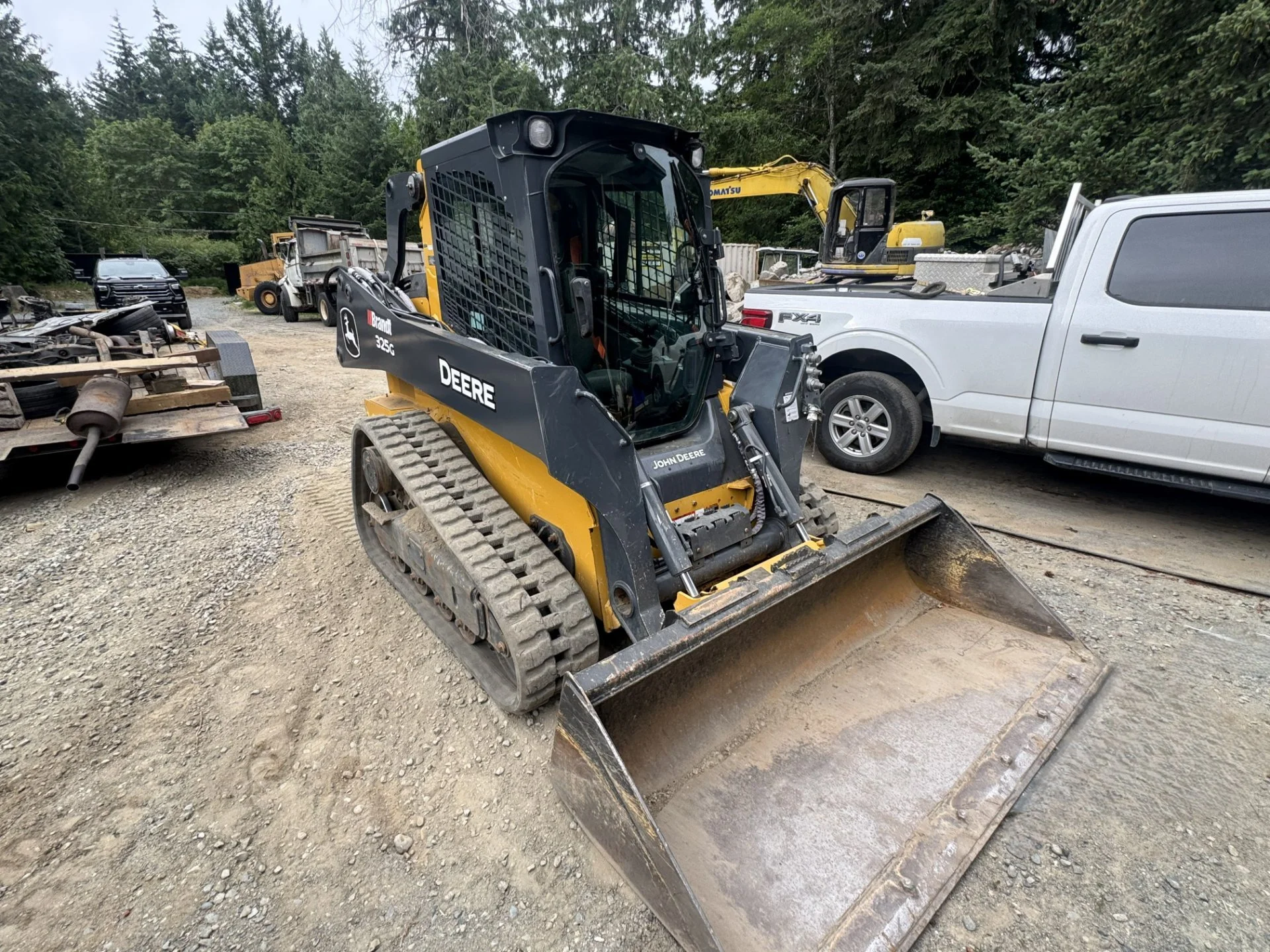 2023-john-deere-325g-3.jpg