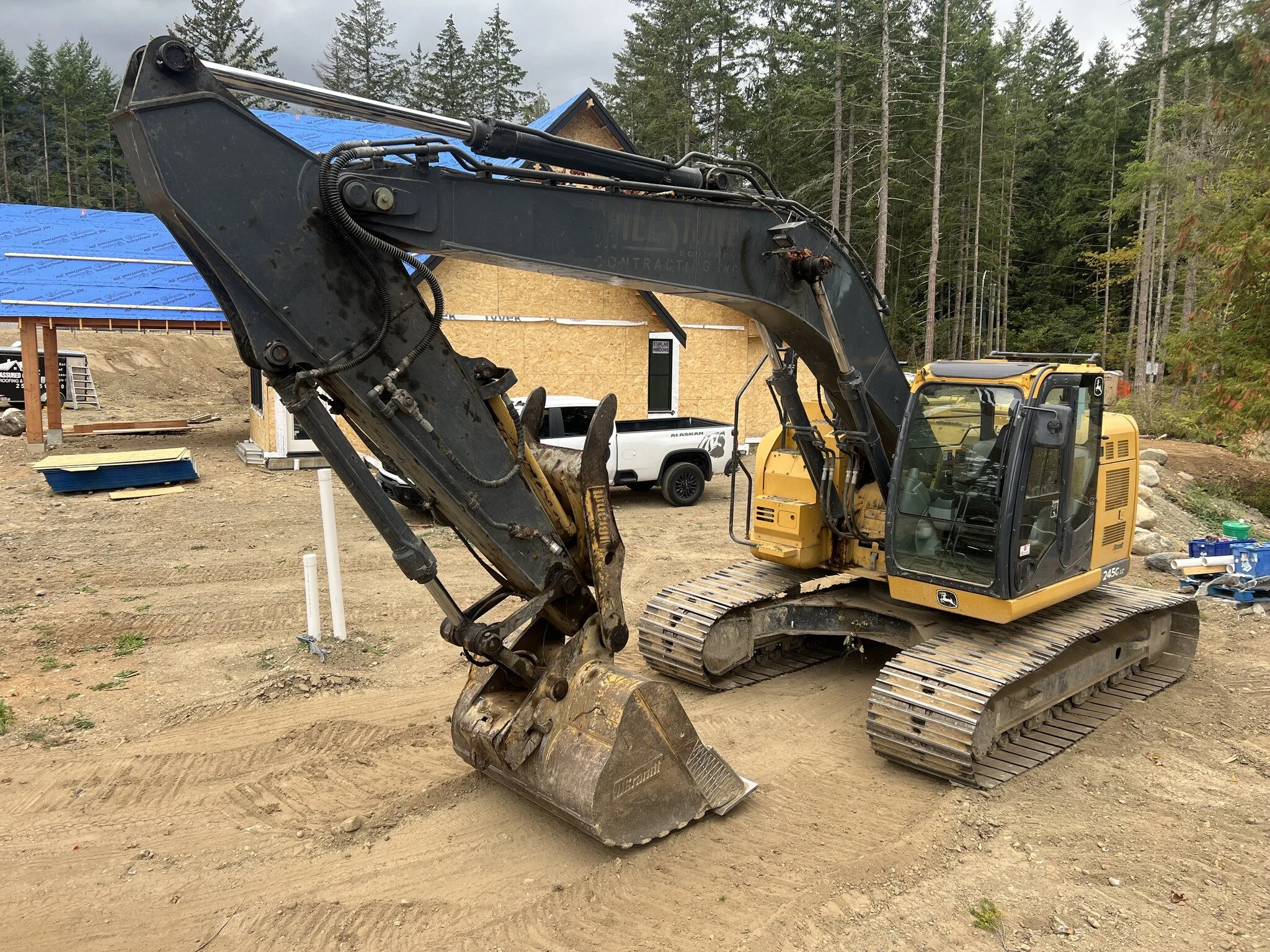 2018 John Deere 245G LC