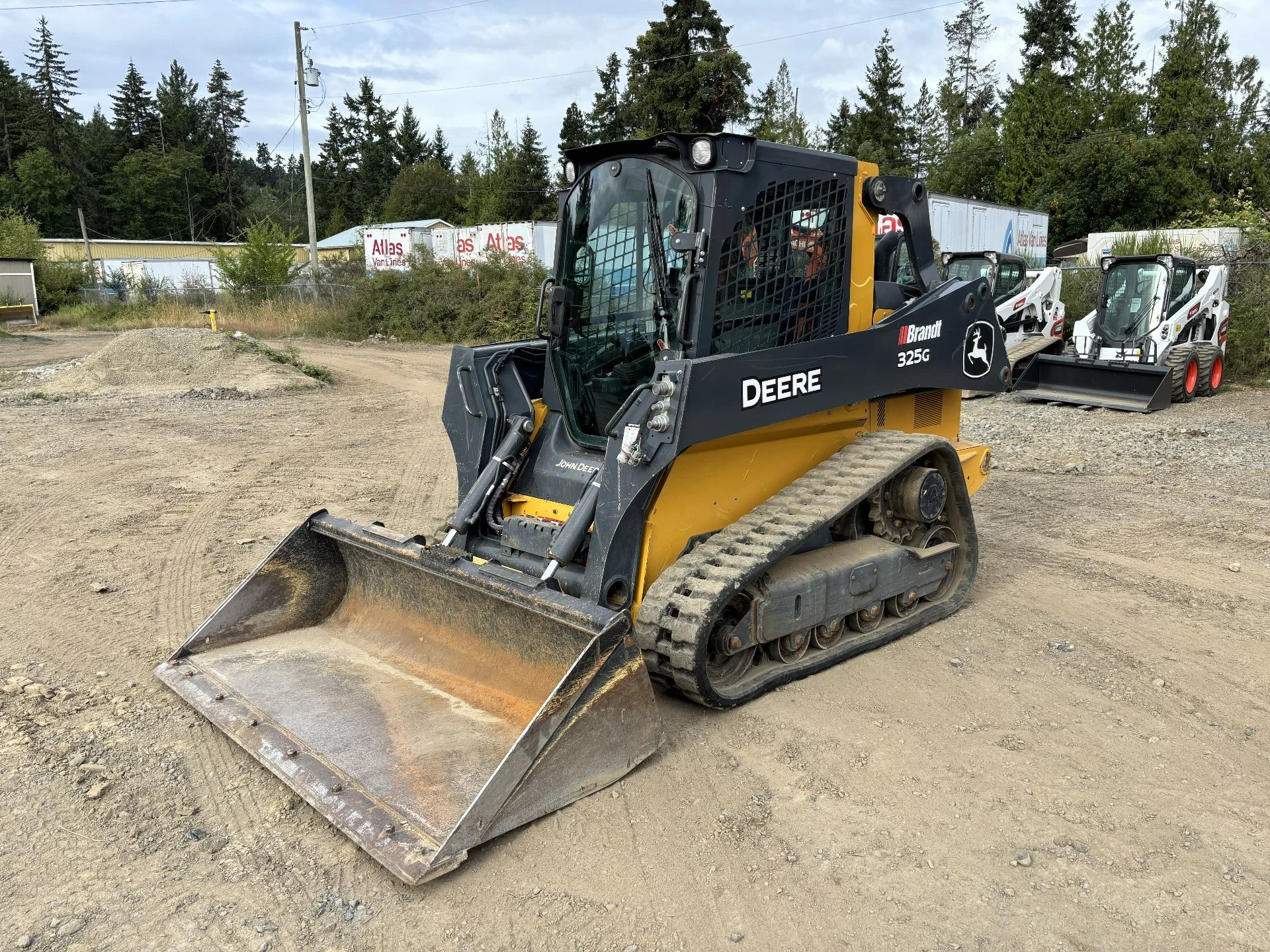 13. 2023 John Deere 325G tracked.jpg