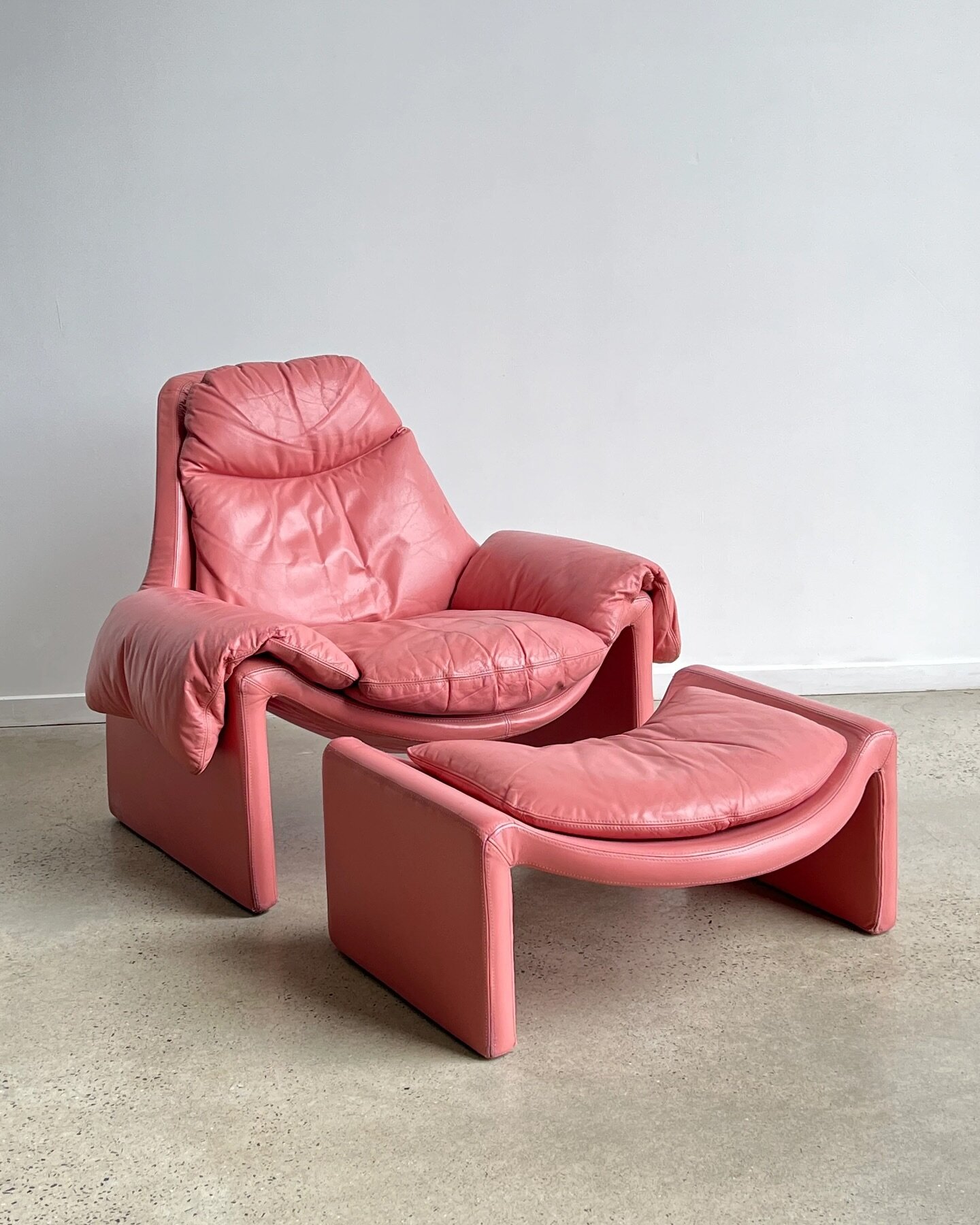 LOVE at first sight with this beauty!

🩷 The P60 Pink Leather Chair by Vittorio Introini for Saporiti Italia, designed in 1962!

🩷 During the 1960s and 1970s, Introini became famous for his chair and sofa designs, which were produced by Italian com
