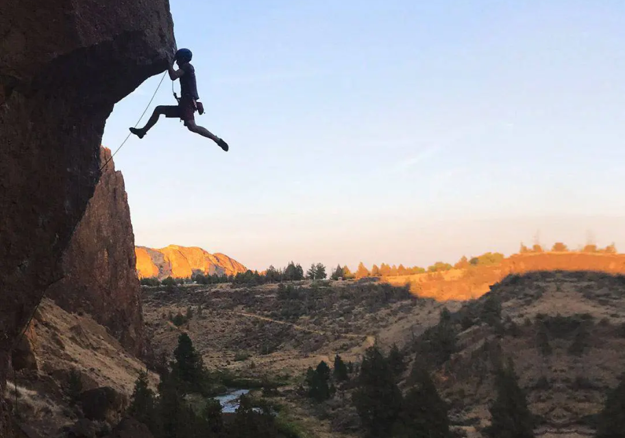 chockstone-climbing.png