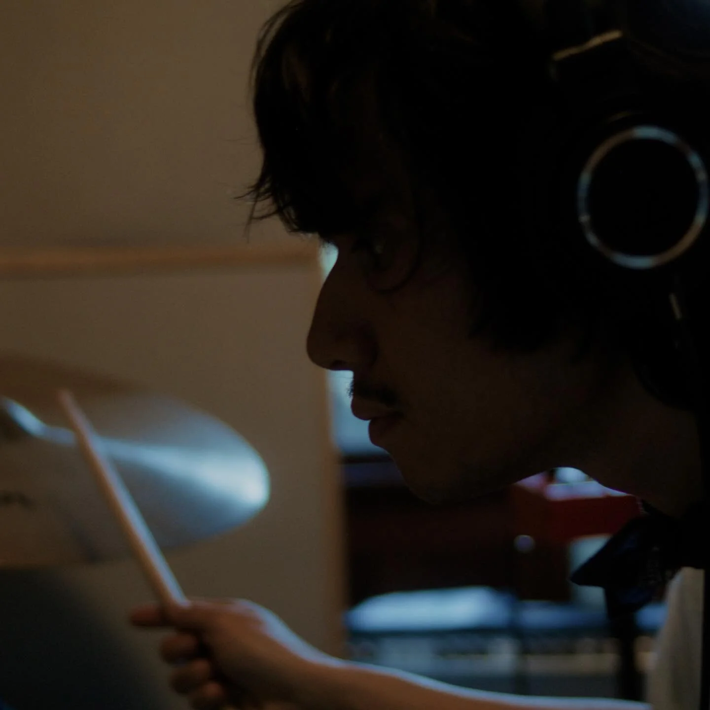 Some frames from a session I directed with @ghostof.nft @wayofging | watching this guy work was a pleasure Directed by me 
Dp @zack.mizurik
Edit by me
Additional editing @tylermurphy
Artist: @wayofging (aka Frank Dukes)