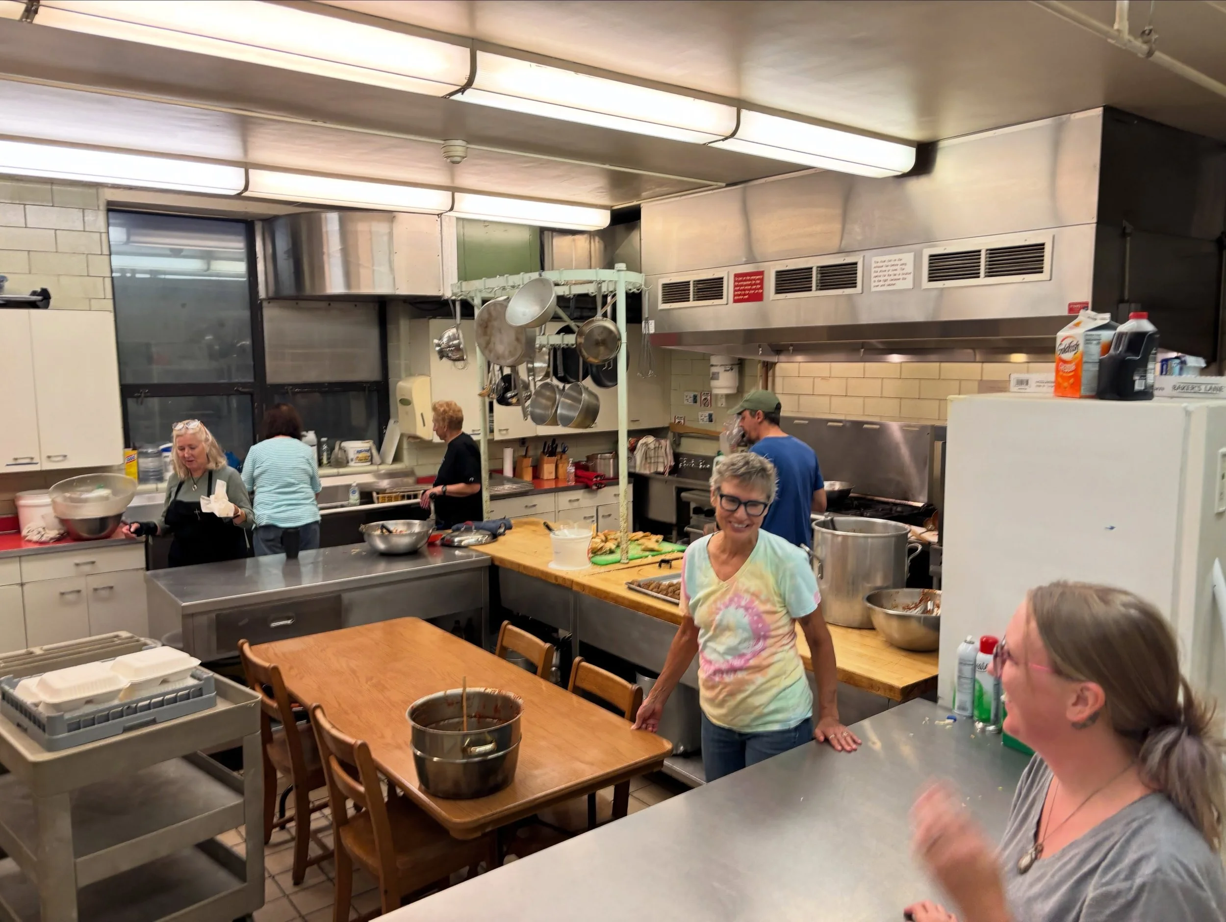 Thank you to those folks who helped us prep and serve the Hot to Go meal at @marketsquarechurch this evening. We gave out 110 meals to some of our neighbors.

#Harrisburg #cherishburg #717 #the717 #iheartHBG
