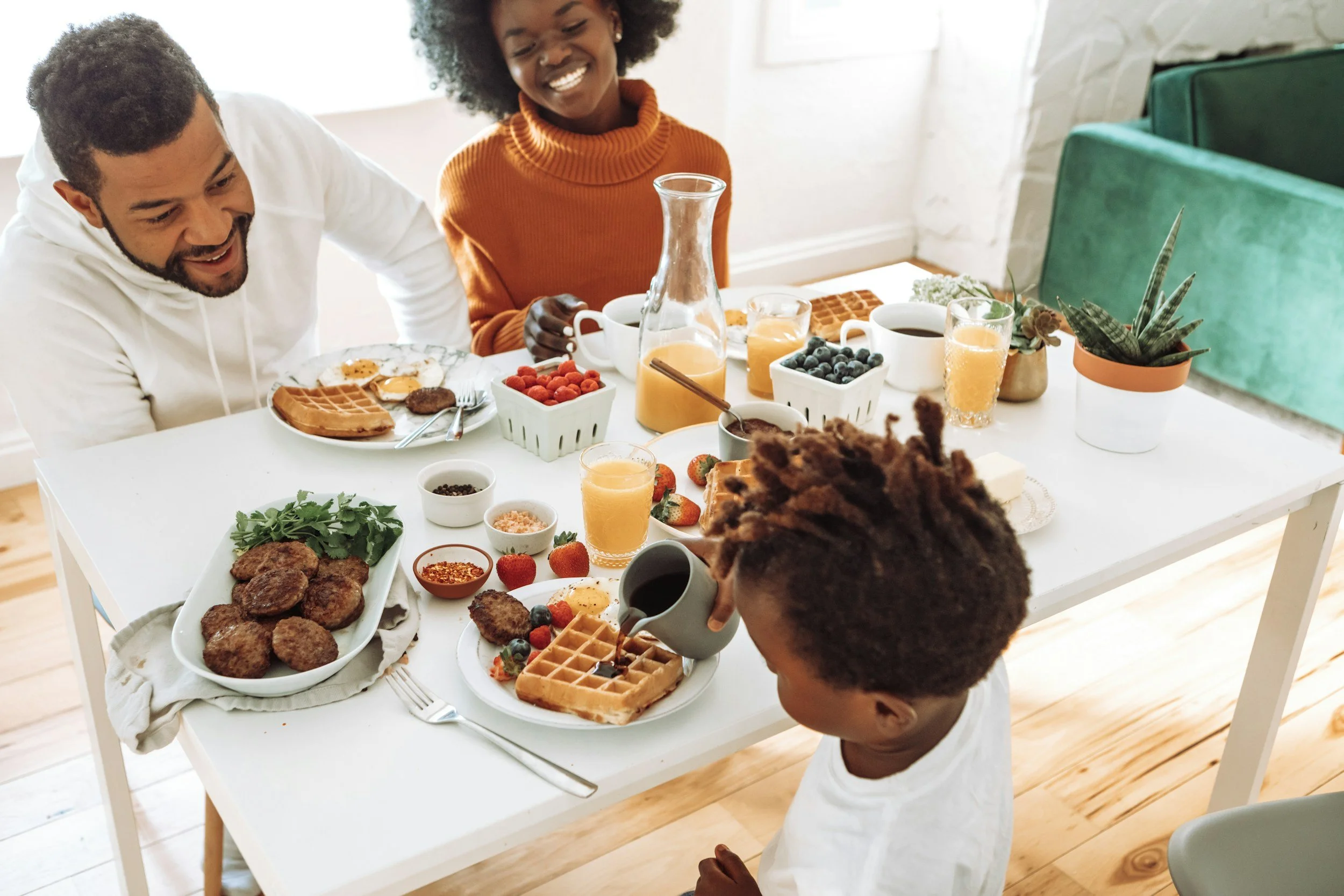 3 Things Your Child Needs at Mealtimes