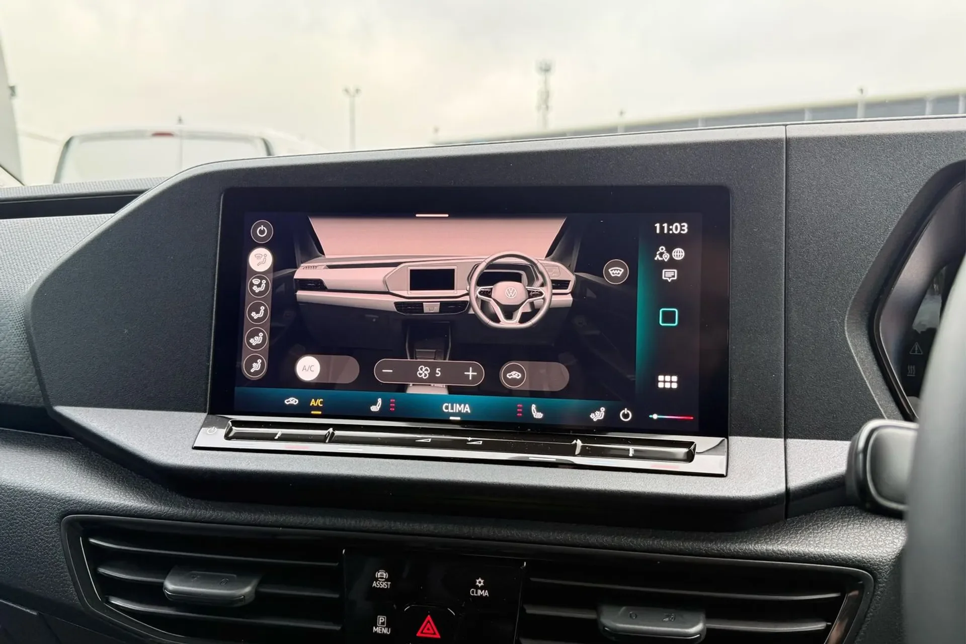 VW Caddy Maxi infotainment unit | van for sale | Cornwall