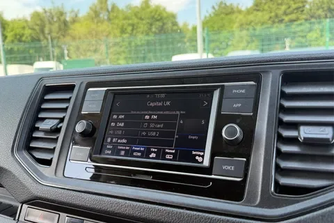 VW Crafter infotainment unit