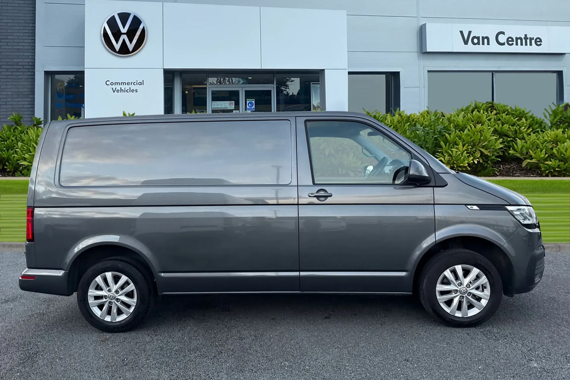 vw-transporter-side-view.webp