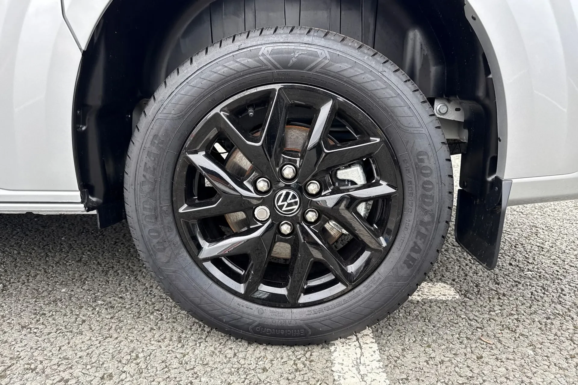 Alloy wheel of VW T7 4MOTION | Cornwall