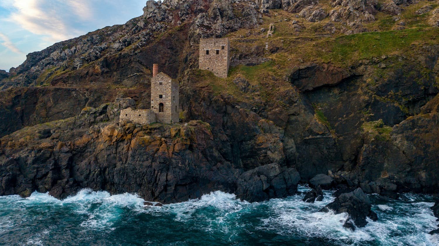 Tin mines on the Cornish coast | VW Transporter | Cornwall