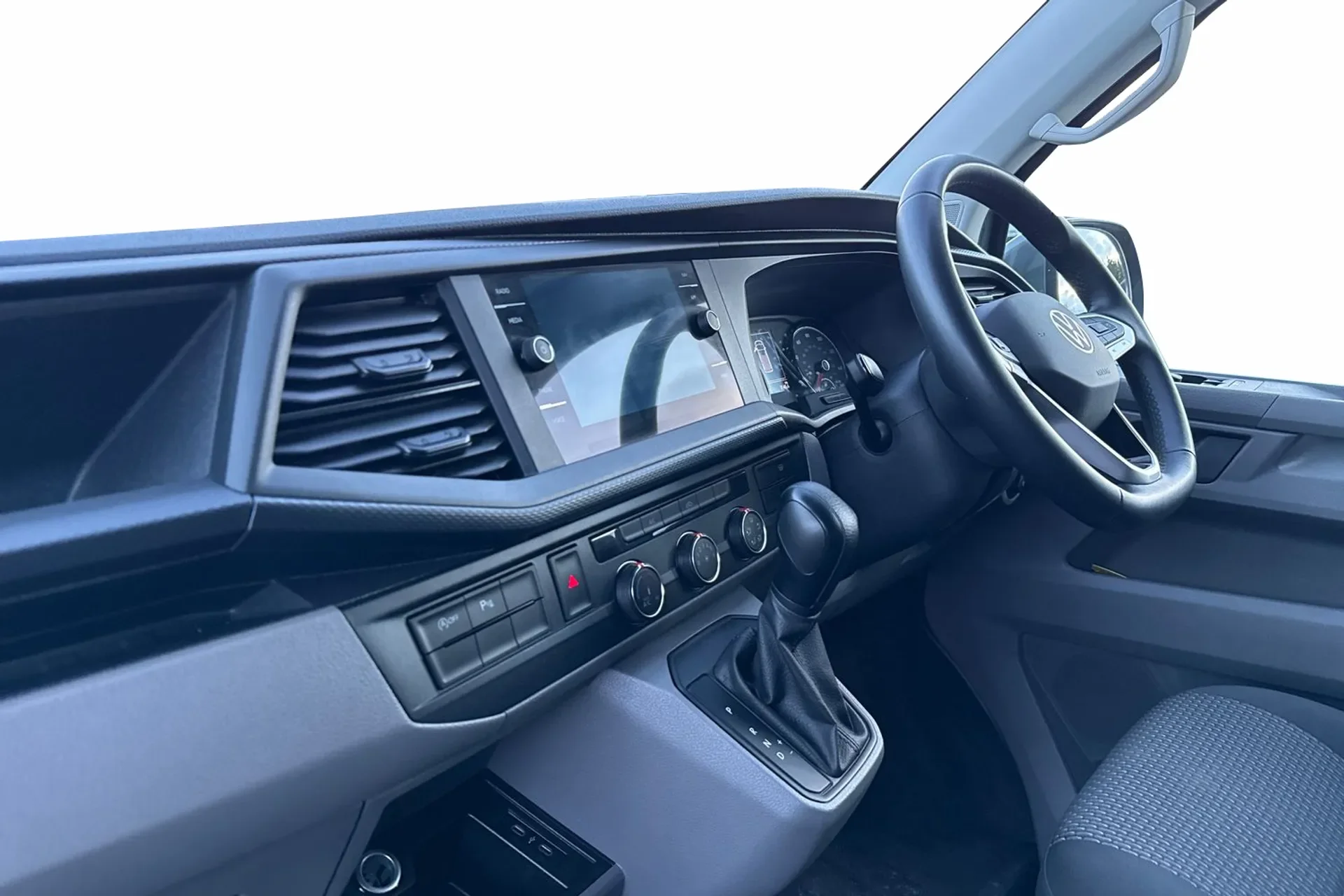 vw-transporter-cockpit.webp