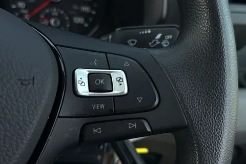 VW Crafter multi-function steering wheel