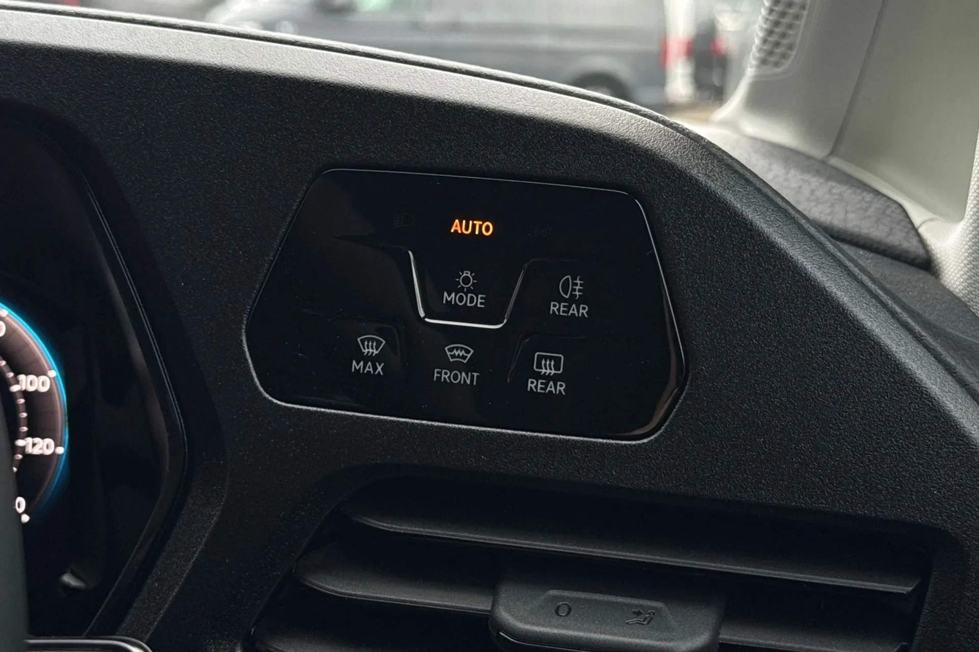 VW Caddy Maxi automatic headlights | van for sale | Cornwall