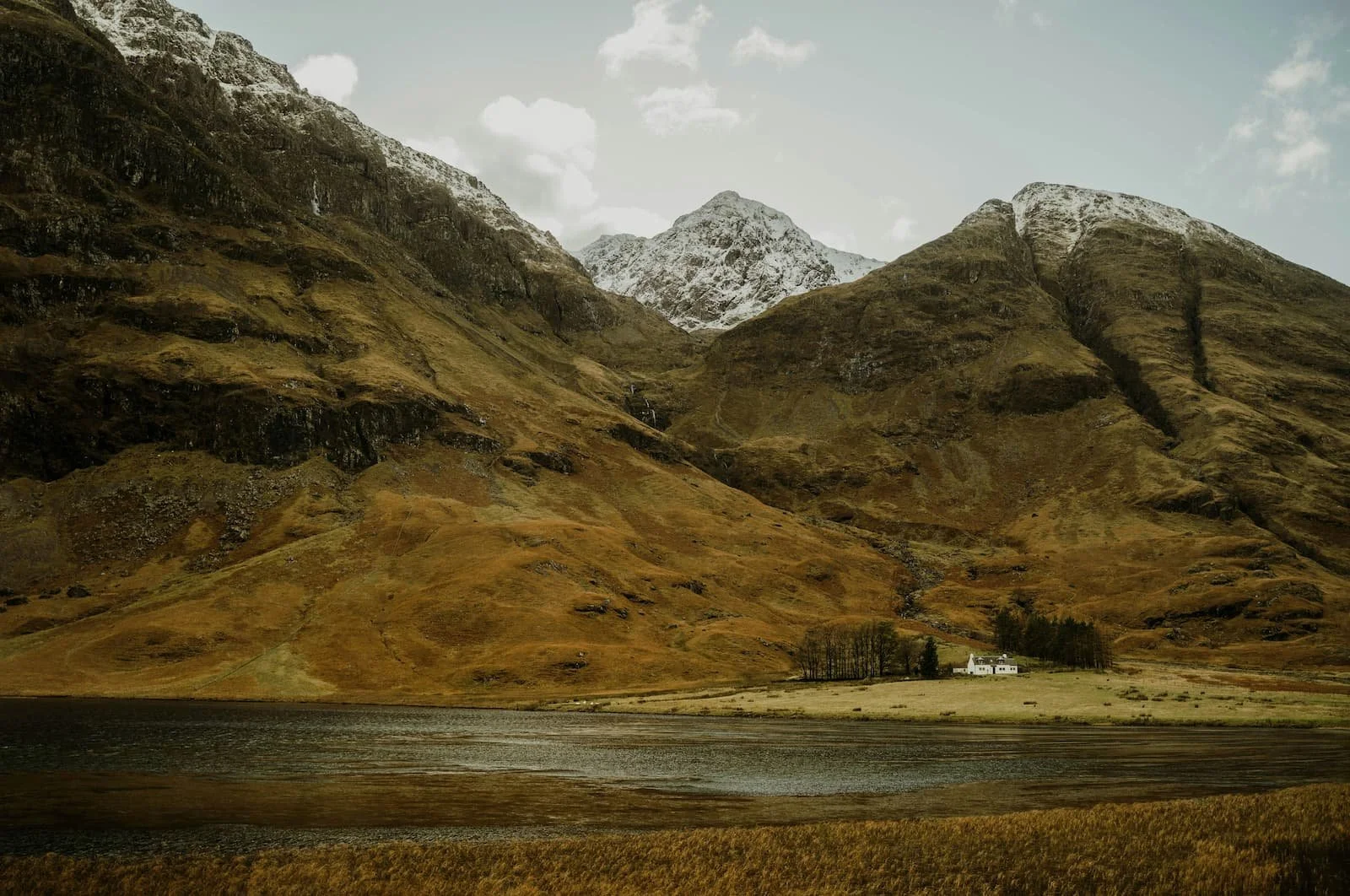 Remote mountain landscape | off-grid living | Cornwall