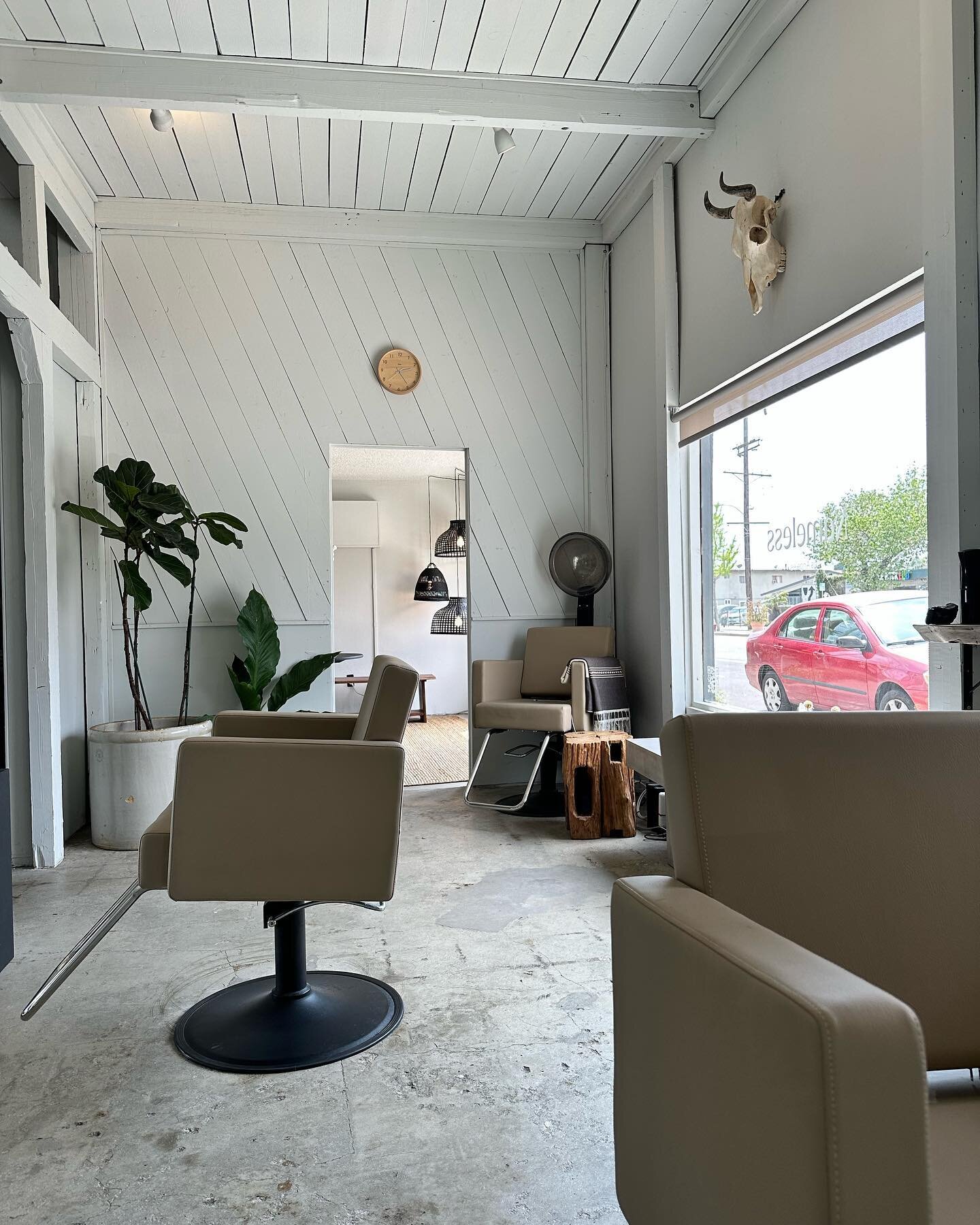 Hi all! I&rsquo;m excited to announce starting May 14th I&rsquo;ll be moving to a new salon in Eagle rock! @nameless.losangeles was created by my friend Henry and it is really beautiful and laid back with all of my favorite products! 
The last 2+ yea
