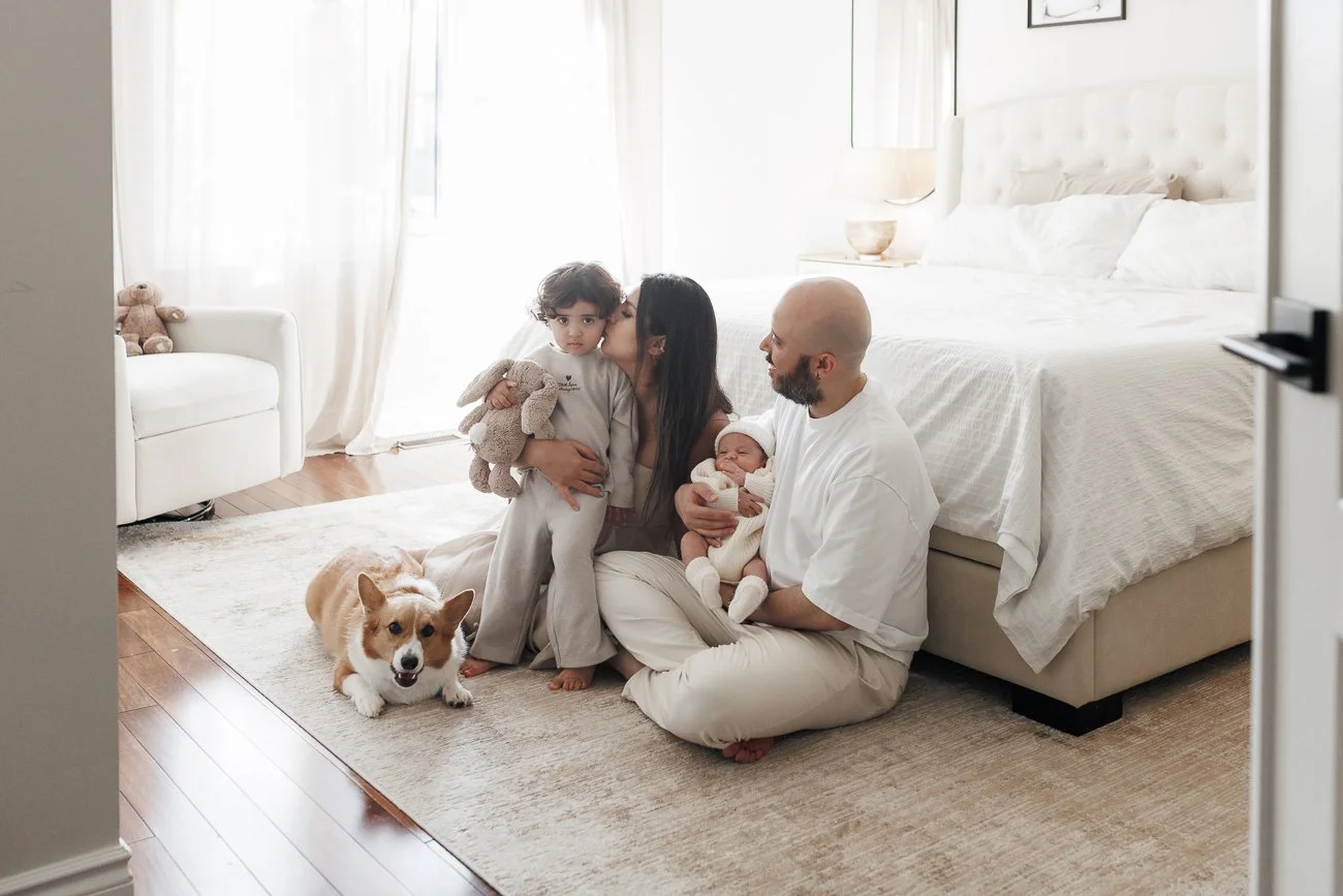 Why All-Black Outfits Aren’t Always the Best Choice for Lifestyle Newborn Photos