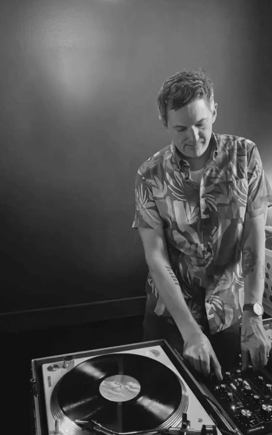 Guest Selector Series ft James Taylor